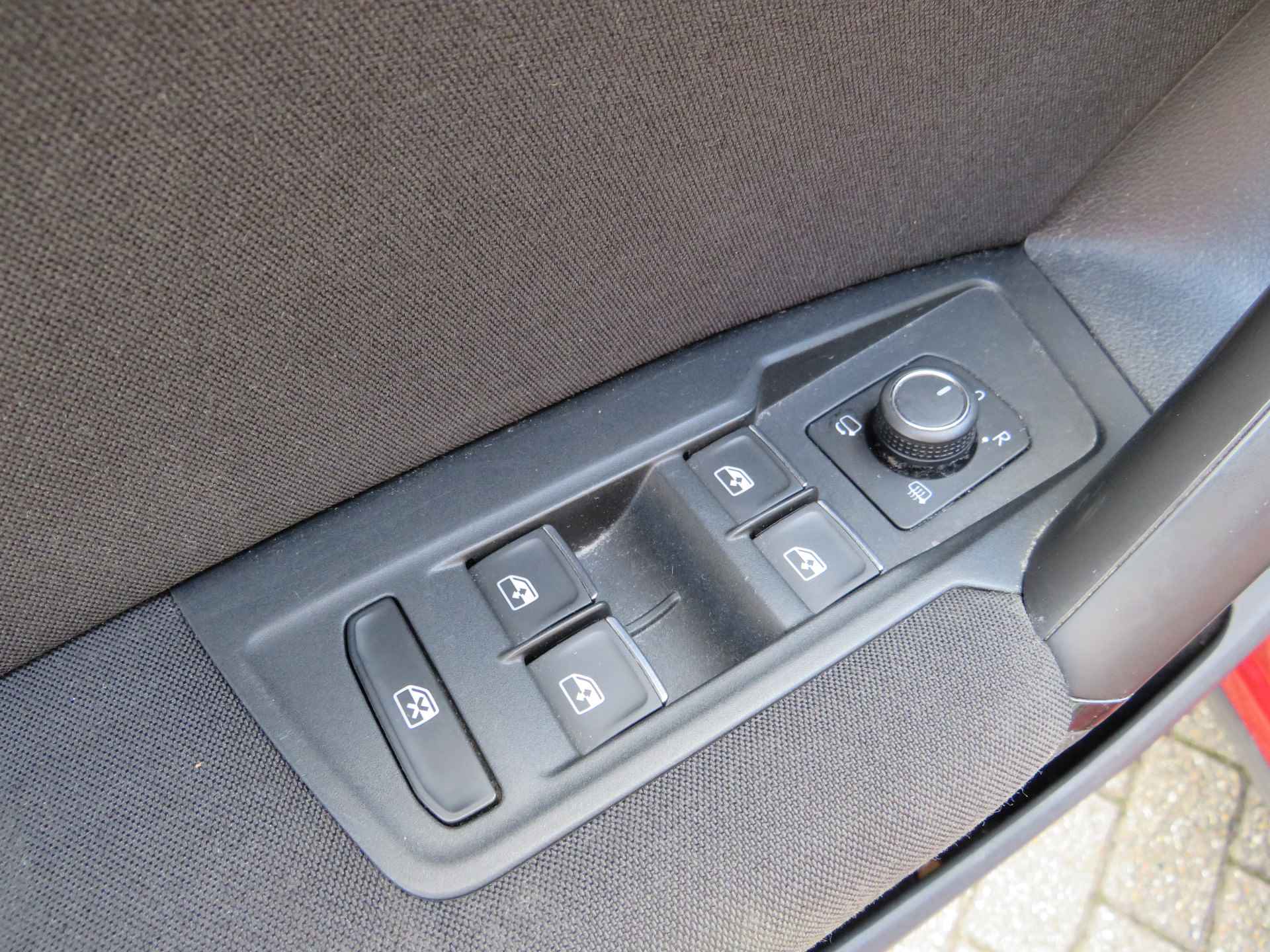 Volkswagen Tiguan 1.4 TSI 150PK Comfortline Automaat| Electr.trekhaak 1800 kg| Metallic| | Clima-Airco | Android Auto | Navi| Parkeersensoren | Incl. BOVAG Garantie | - 30/51
