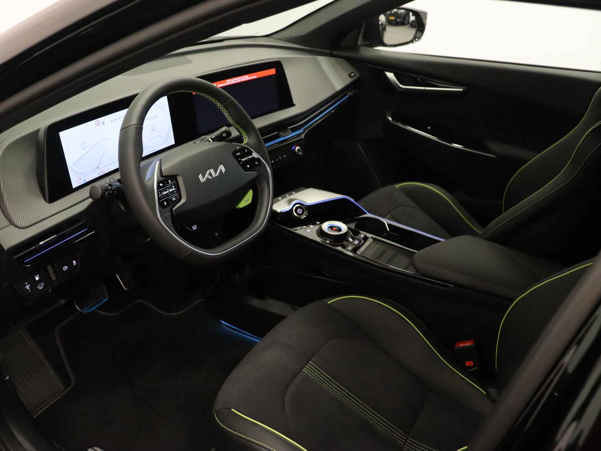 Kia EV6 GT AWD 77.4 kWh | 585 PK! | DIRECT LEVERBAAR! | 21'' LM VELGEN | Bel / bestel via KIA leiderdorp : 071 760 06 00 - 15/57