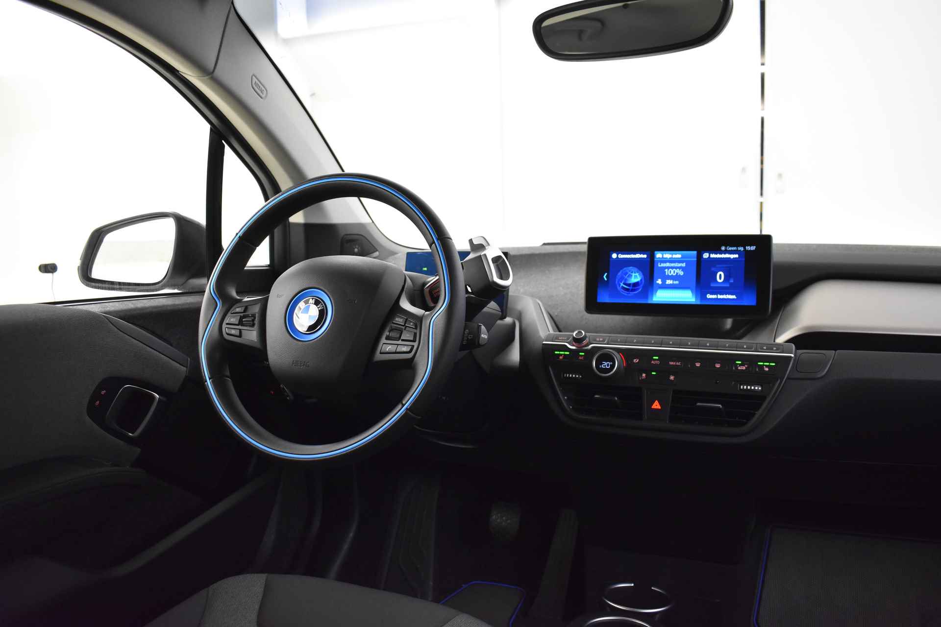 BMW i3 S Executive 120Ah 42 kWh / Stoelverwarming / Harman Kardon / PDC / Navigatie Professional / Cruise Control / Getint glas achter - 12/46
