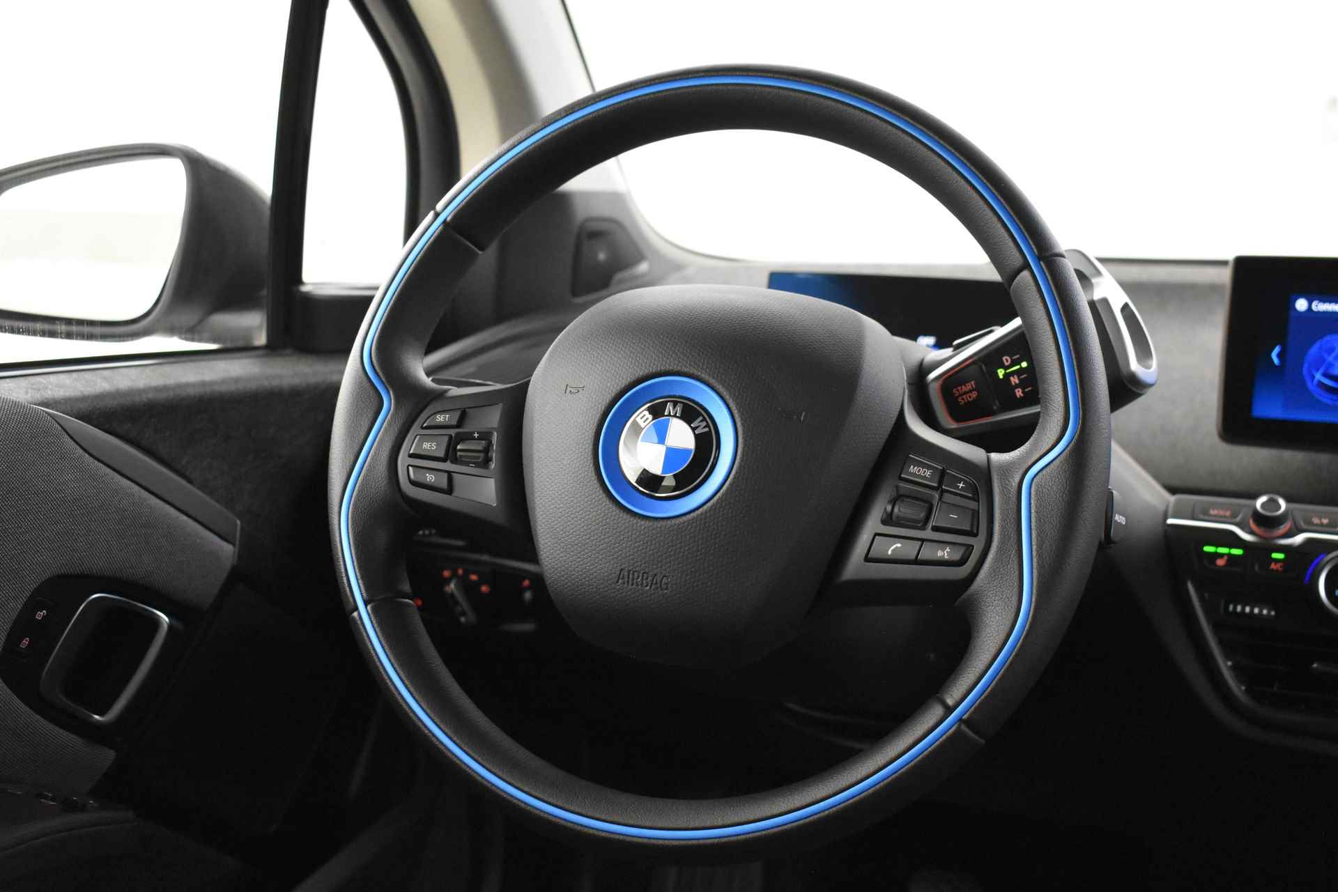 BMW i3 S Executive 120Ah 42 kWh / Stoelverwarming / Harman Kardon / PDC / Navigatie Professional / Cruise Control / Getint glas achter - 18/46