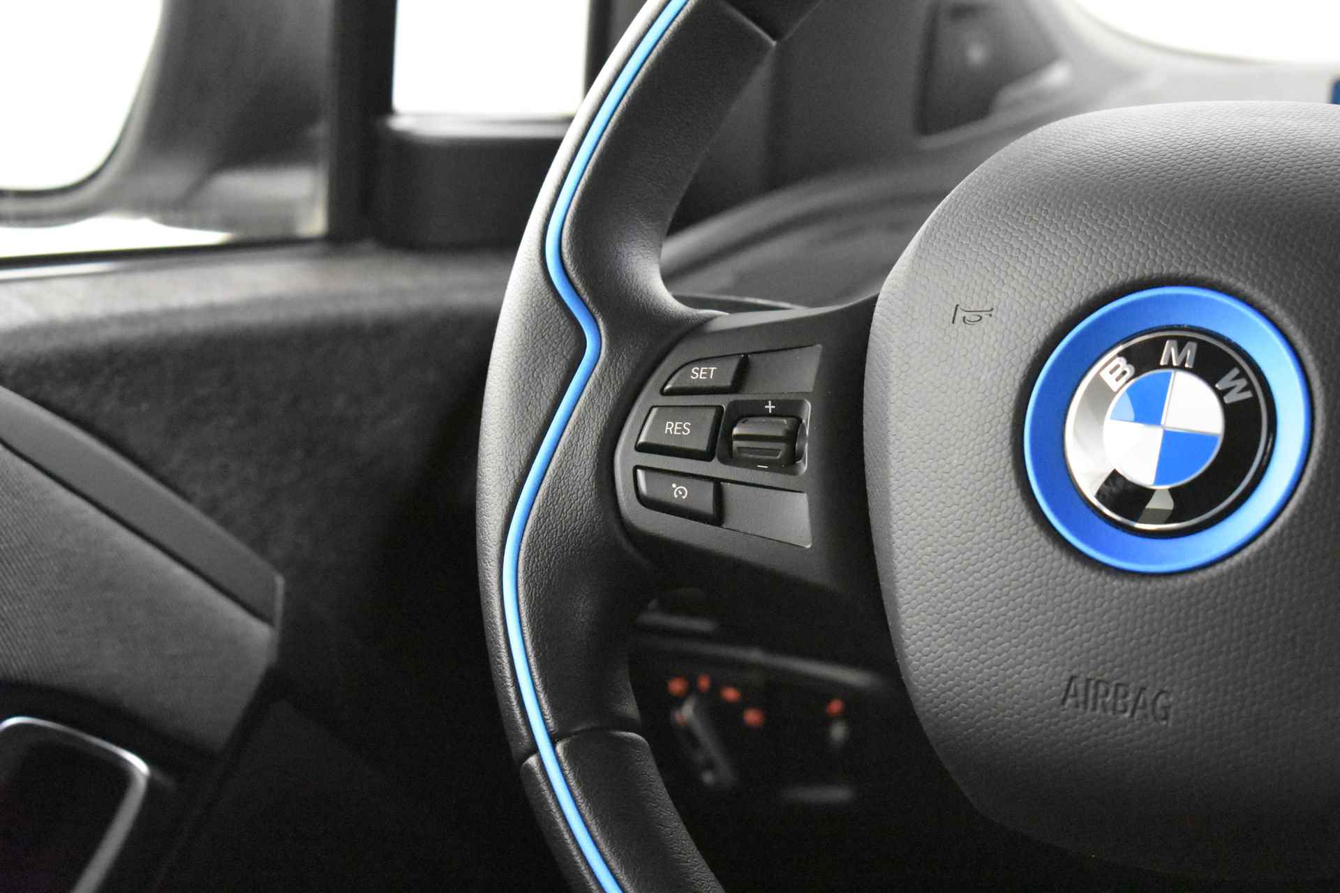 BMW i3 S Executive 120Ah 42 kWh / Stoelverwarming / Harman Kardon / PDC / Navigatie Professional / Cruise Control / Getint glas achter - 19/46