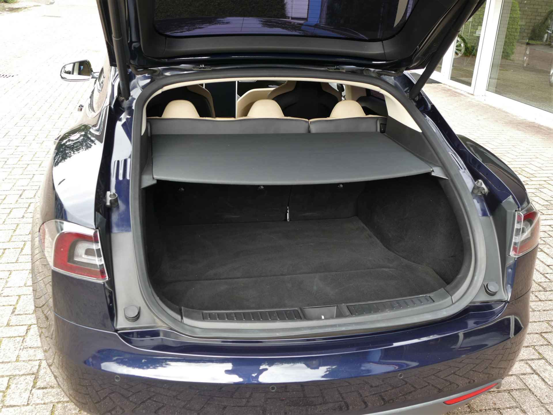 Tesla Model S 85 | FREE CHARGE | stoelverwarming | licht leder interieur | all-season-banden - 37/47