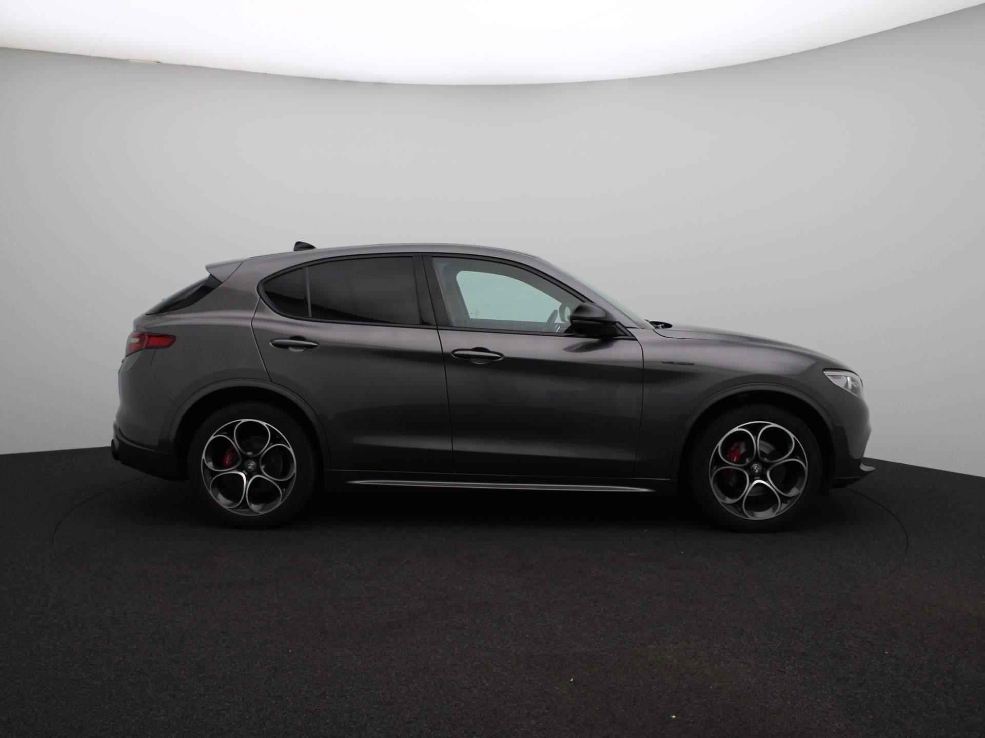 Alfa Romeo Stelvio 2.2 JTD AWD Veloce | Harman Kardon  | Lederen Sportstoelen | Stoel & Stuur verwarming | Panoramadak | Elektrisch trekhaak | - 7/12