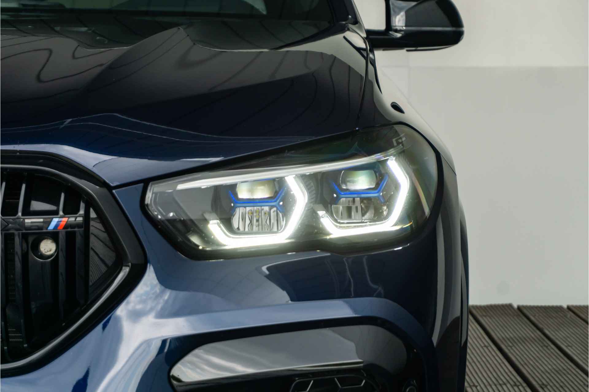 BMW X6 M Competion / M Driver's Pack / Glazen panoramadak Sky Lounge /  M Carbon Achterspoiler / Night Vision met persoonsherkenning / - 50/57