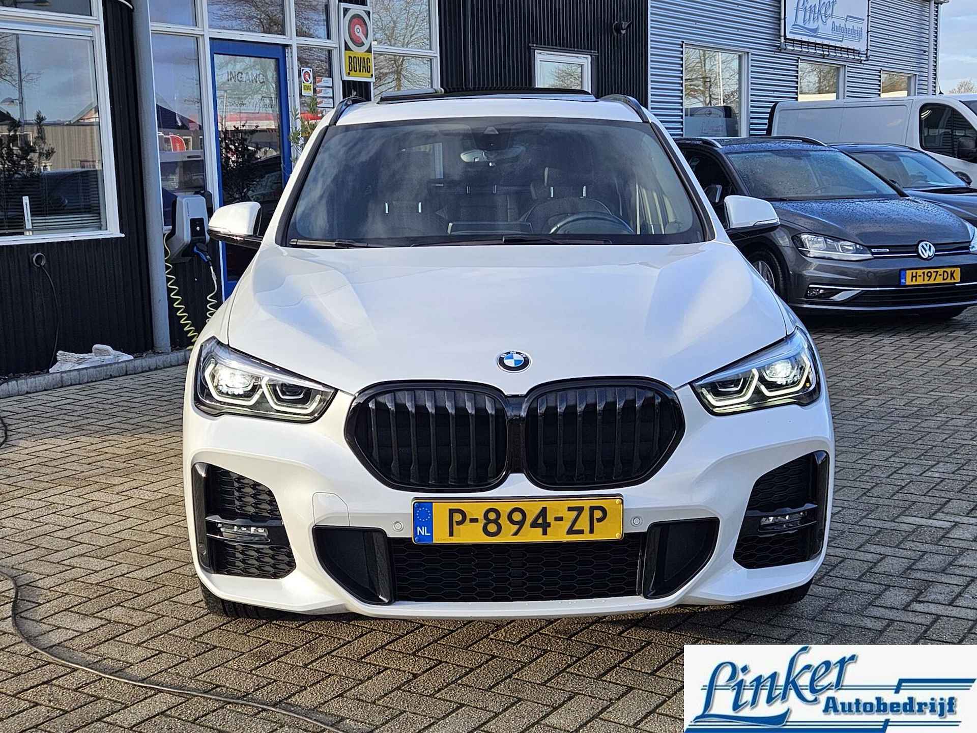 BMW X1 sDrive20i Business Edition Plus M-SPORT NL-AUTO PANO TREKH - 7/45