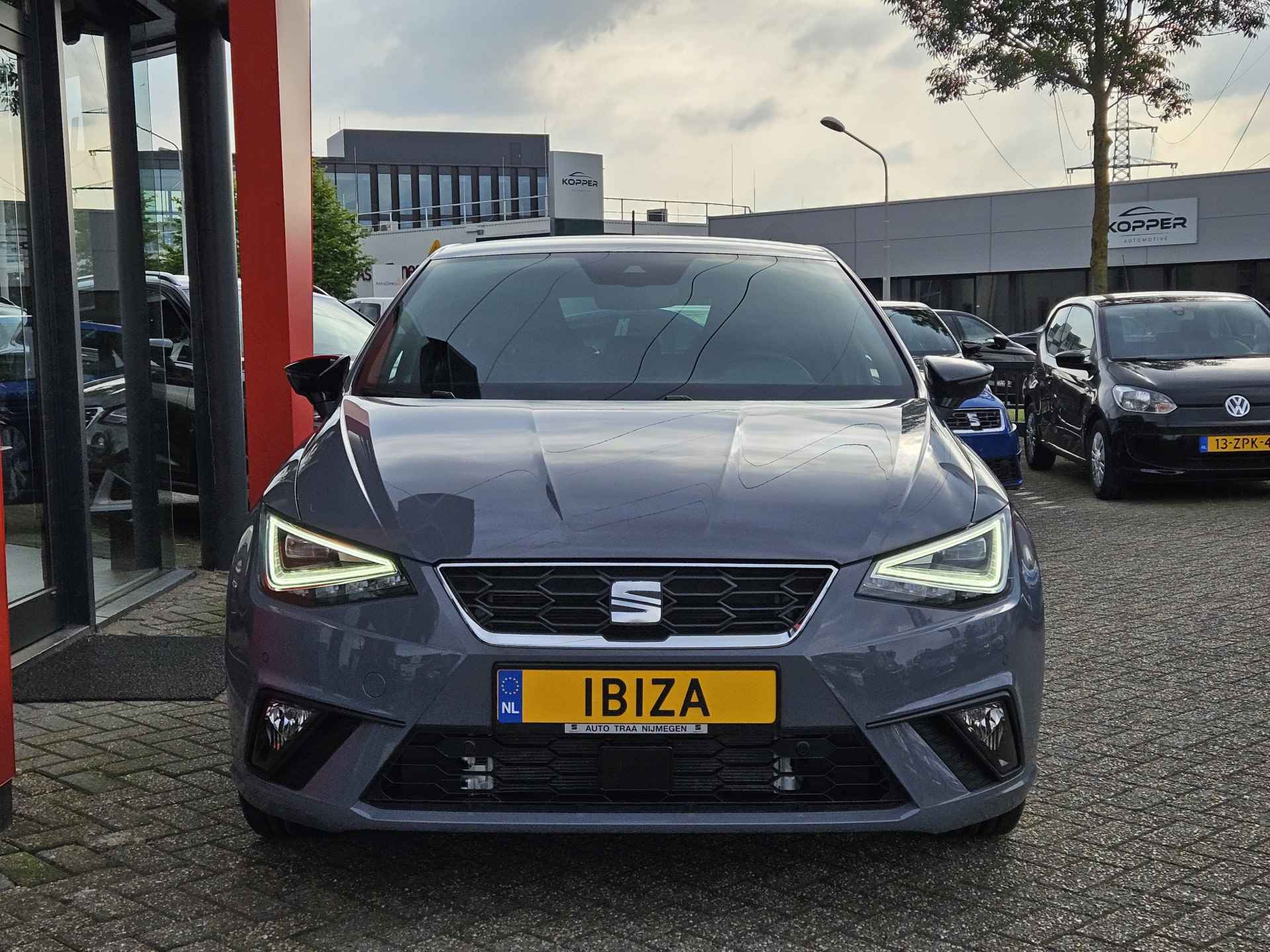 SEAT Ibiza 1.0 EcoTSI FR Anniversary / 2 OP VOORRAAD / GELIMITEERD TOT 200 STUKS !!! - 5/18