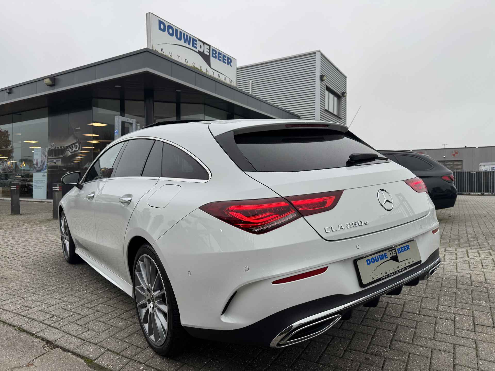 Mercedes-Benz CLA-Klasse 250 e AMG Line Shooting Brake Trekhaak | Pano-Dak | Keyless | Leer | Camera | - 2/29