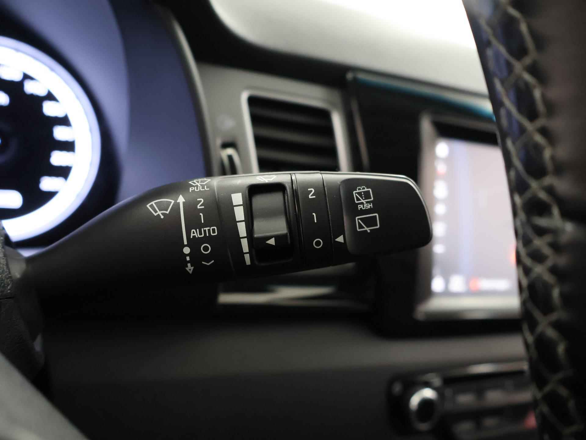 Kia Niro 1.6 GDi Hybrid DynamicLine | Navigatie | Achteruitrijcamera | Climate Control | Apple/Android Carplay | Cruise Control - 31/40