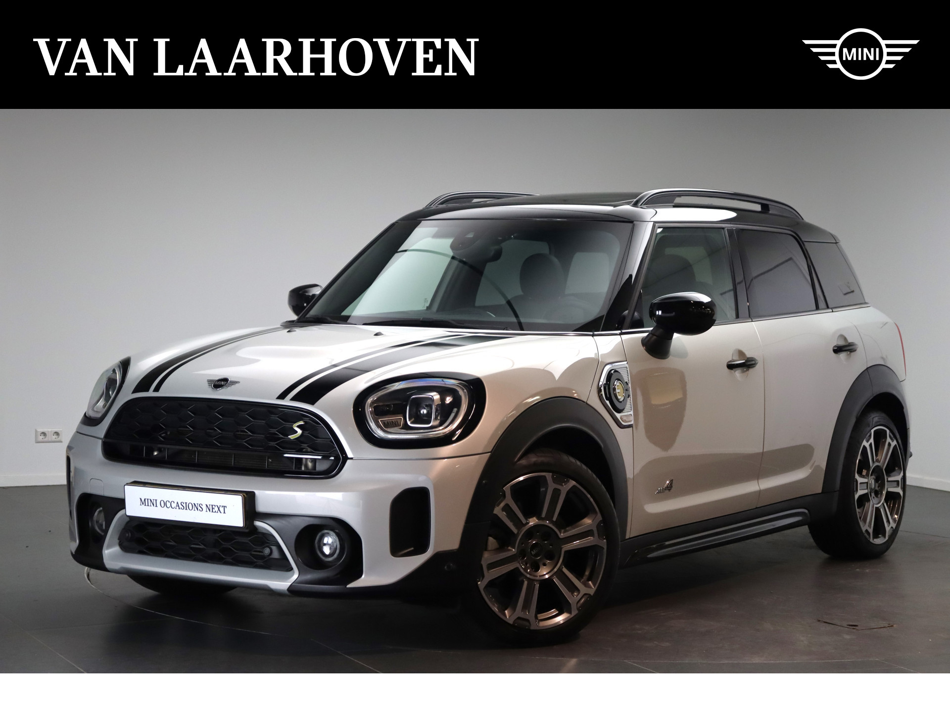 MINI Countryman Cooper SE ALL4 Automaat / Panoramadak / Achteruitrijcamera / 	Active Cruise Control / Comfort Access / LED / Head-Up / Stoelverwarming