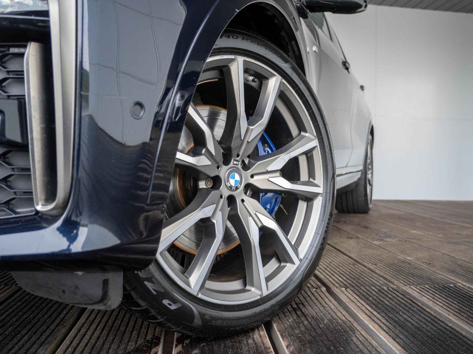 BMW X7 M50d High Executive | M-Sportpakket | 22 inch | Executive Drive Pro | Clarity Glas Interieur | Driving Assistant Professional | BMW Laserlight | Harman Kardon - 6/73