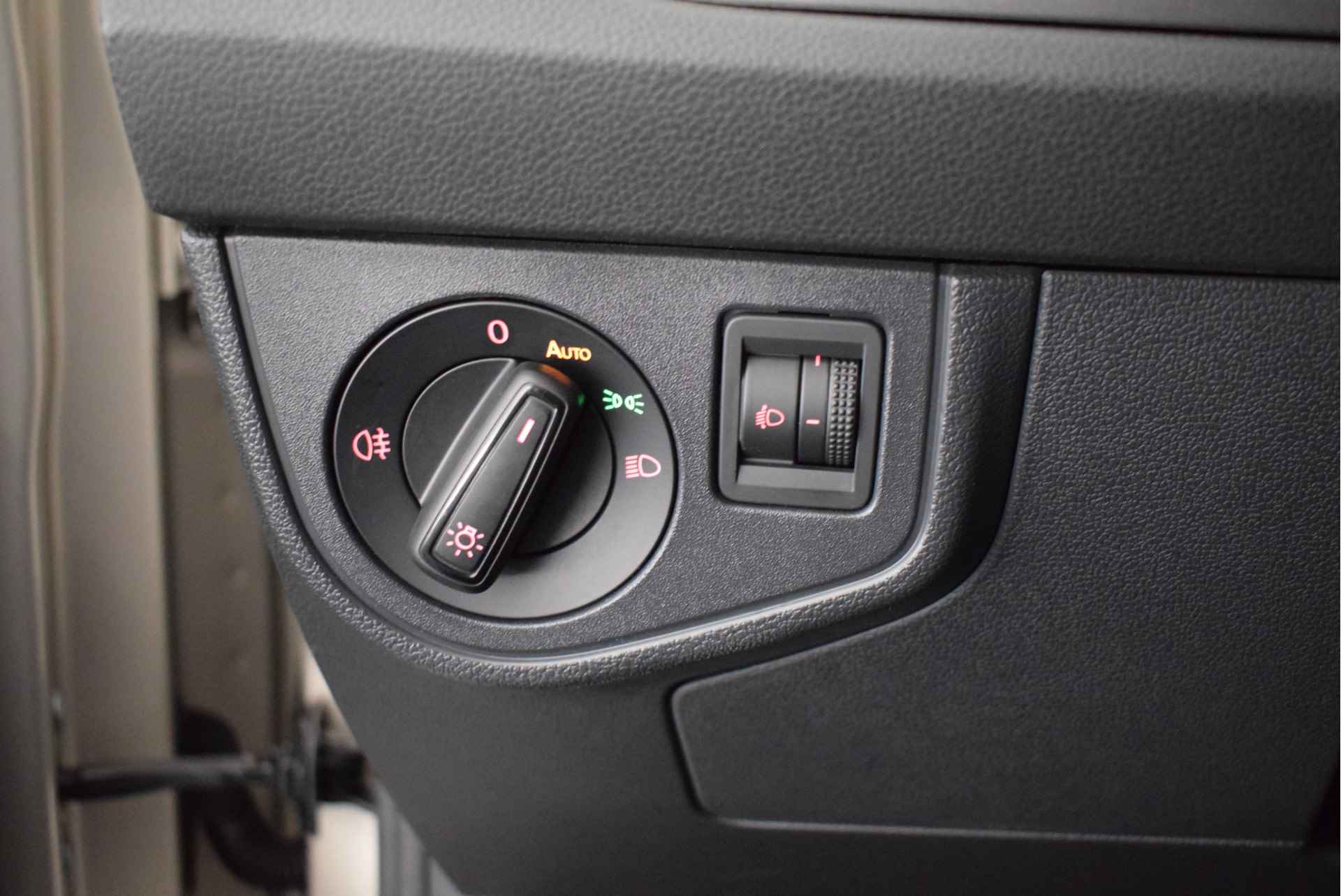 Volkswagen Polo 1.0 TSI 95pk DSG Comfortline Business Navigatie Stoelverwarming Parkeersensoren Climate Control - 12/36