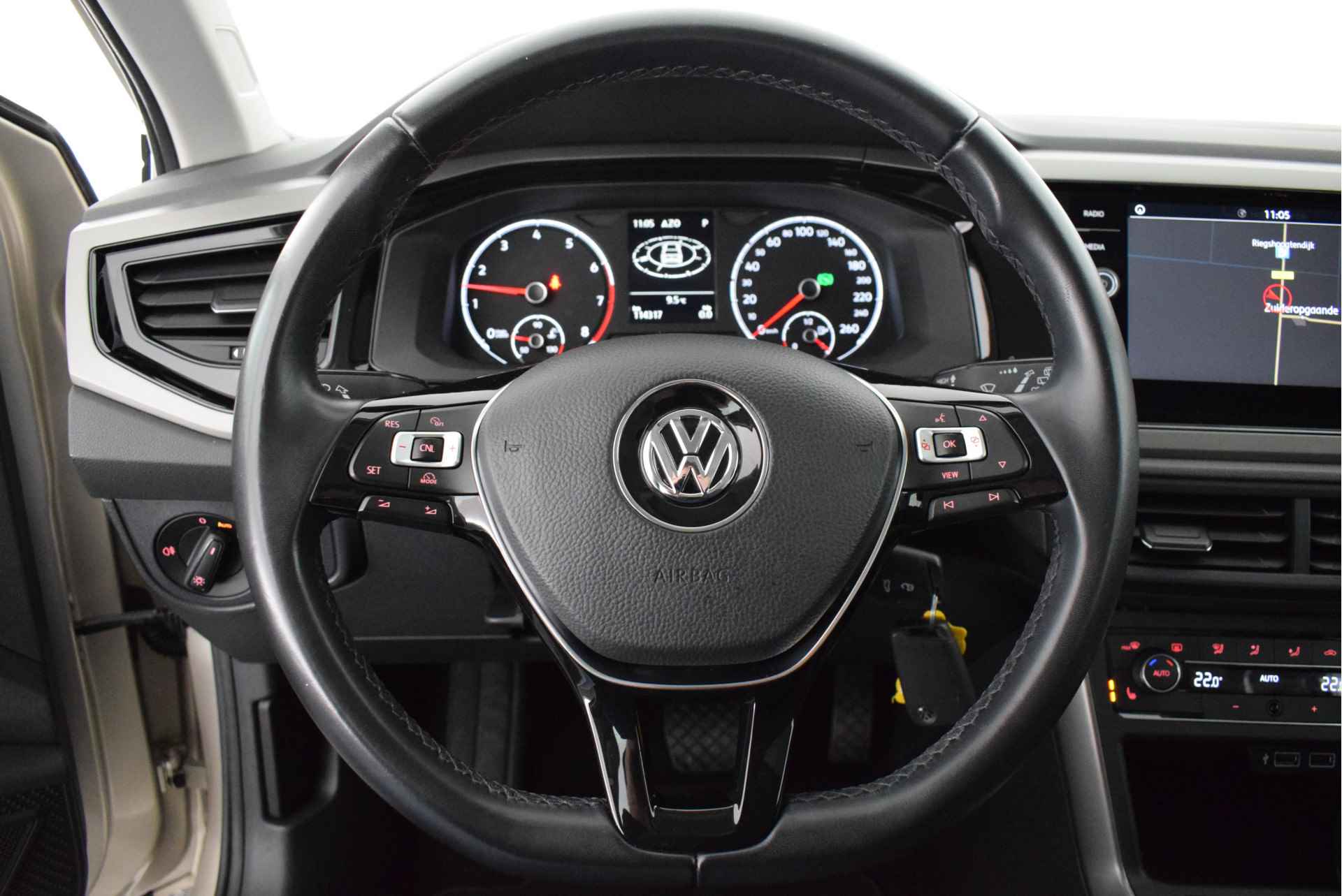 Volkswagen Polo 1.0 TSI 95pk DSG Comfortline Business Navigatie Stoelverwarming Parkeersensoren Climate Control - 14/36