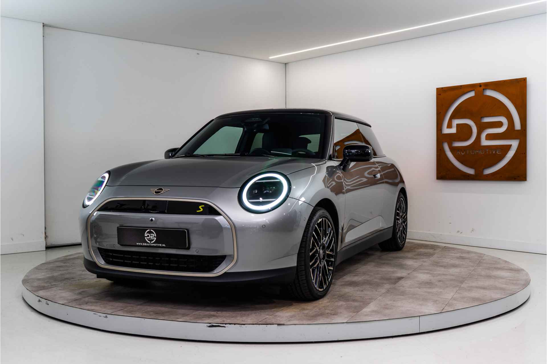 MINI Cooper SE Favoured 54.2 kWh 218PK NIEUW | Pakket XL | Harman/Kardon | Pano | Sfeer | VOL! - 1/50