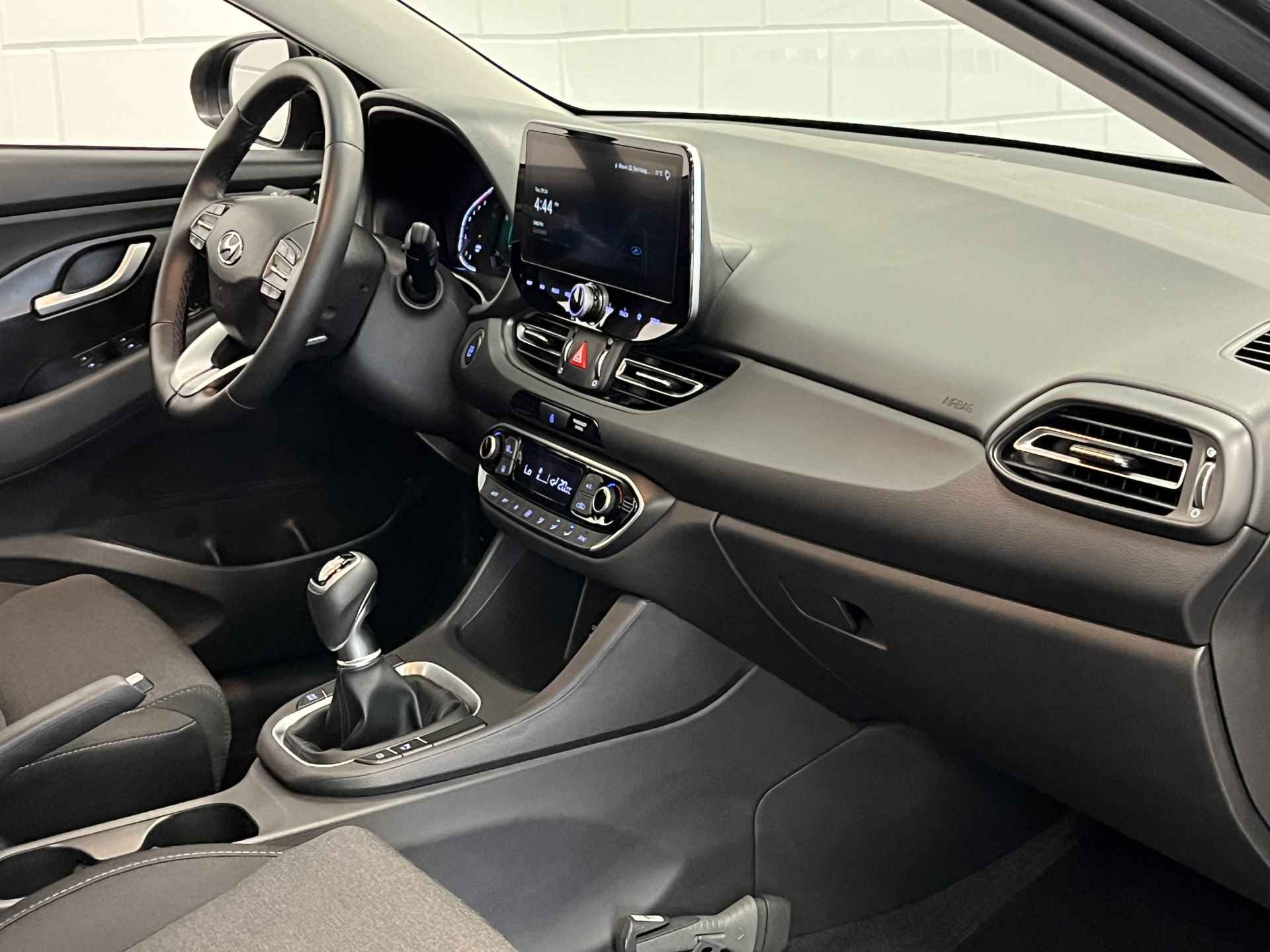 Hyundai i30 Wagon 1.0 T-GDi MHEV Comfort Smart LED KOPLAMPEN | NAVIGATIE | PARKEERSENSOREN + CAMERA ACHTER | RUIME STATIONWAGON - 14/42