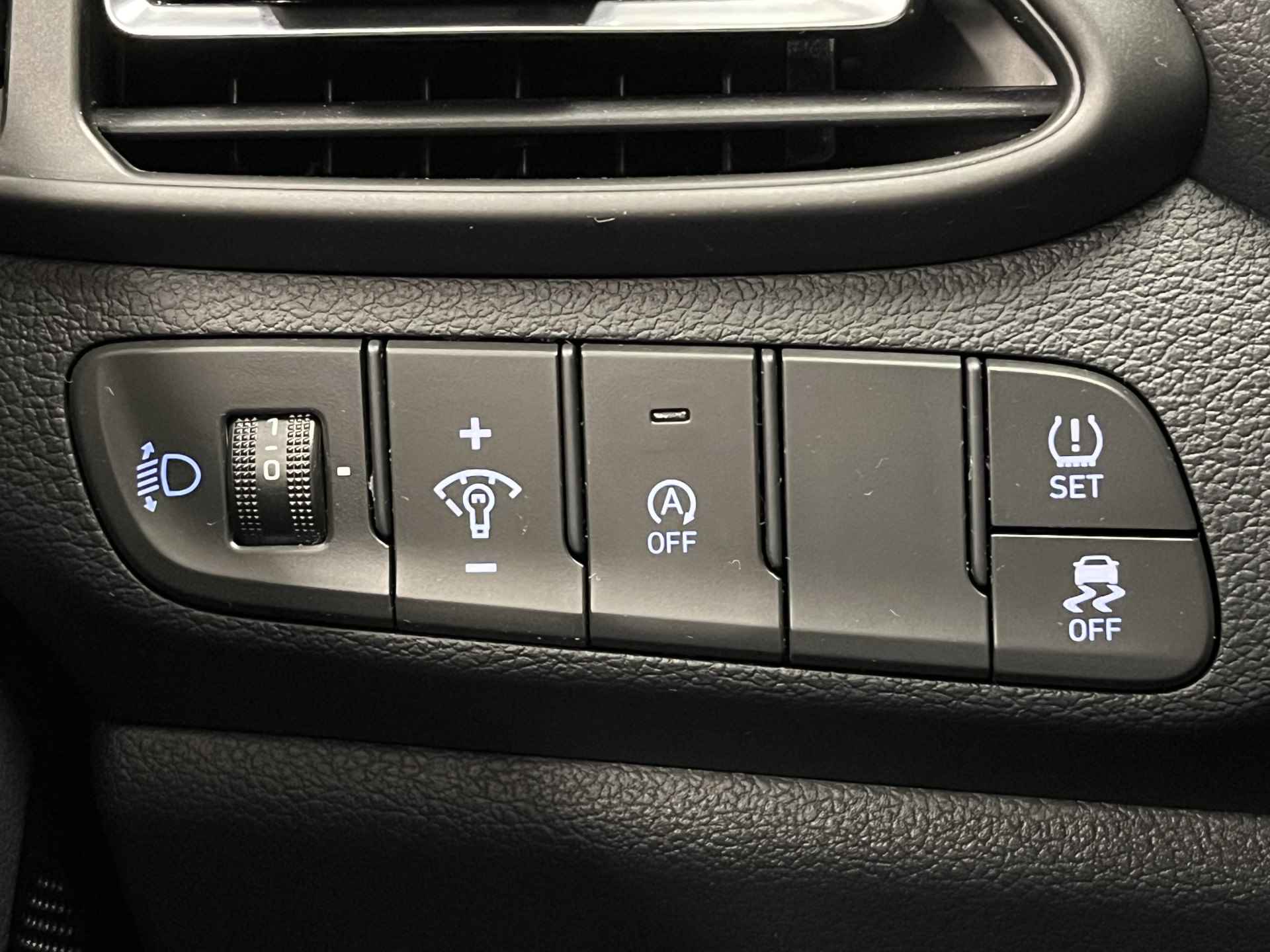 Hyundai i30 Wagon 1.0 T-GDi MHEV Comfort Smart LED KOPLAMPEN | NAVIGATIE | PARKEERSENSOREN + CAMERA ACHTER | RUIME STATIONWAGON - 26/42