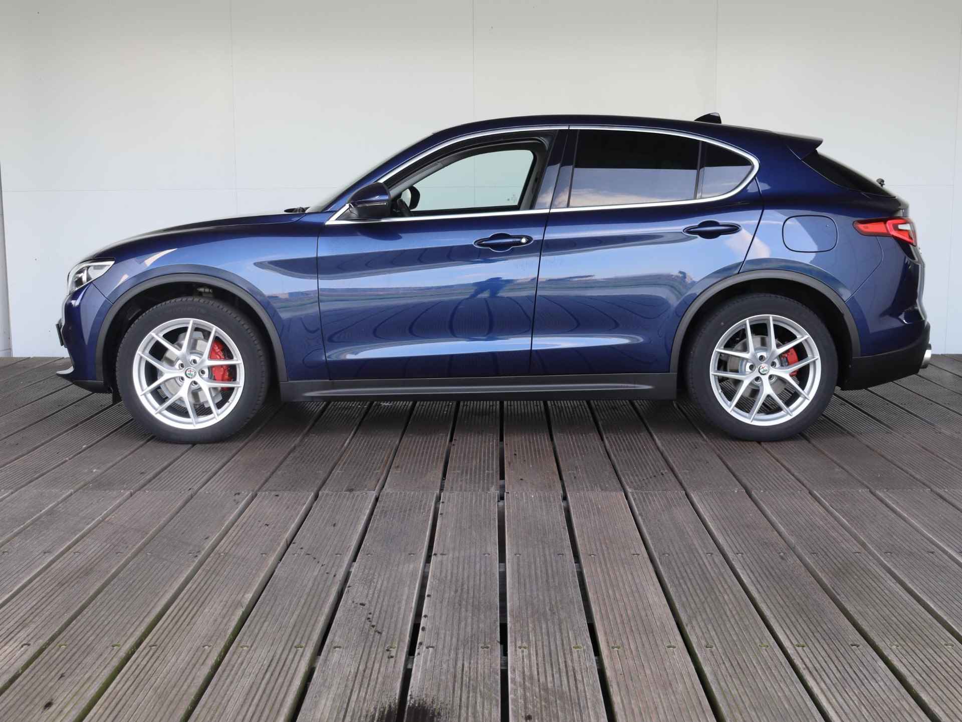 Alfa Romeo Stelvio 2.0 T AWD 280 pk Q4 AWD Super | Pano | Navi | Stoelverwarming | - 4/32