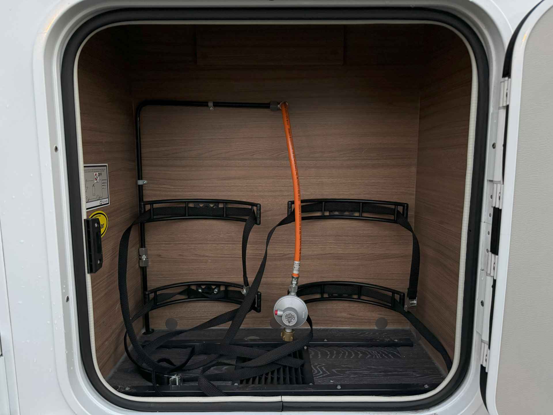 Knaus VAN Ti Vansation 650 MEG AUTOMAAT 9-Traps 140 pk Euro 6 Fiat Ducato **Enkele bedden/Satelliet TV/Navi/Camera/Dakairco/Thule lift - 53/62