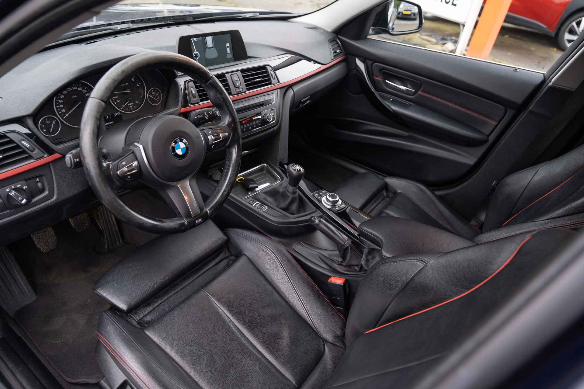 BMW 3 Serie 2.0 I 320 TOURING 125KW High Executive 12 maanden bovag-garantie rijklaar!! - 12/31