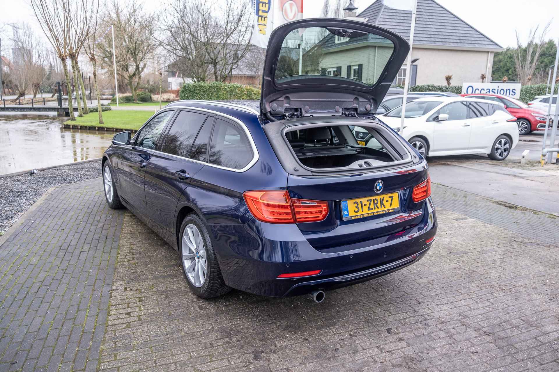 BMW 3 Serie 2.0 I 320 TOURING 125KW High Executive 12 maanden bovag-garantie rijklaar!! - 27/31