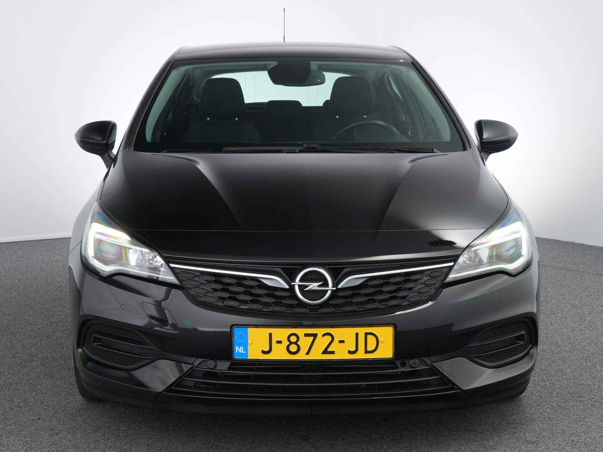 Opel Astra 1.2 Edition Navigatie | Cruise control | parkeersensoren voor/achter| Climate control | - 2/38