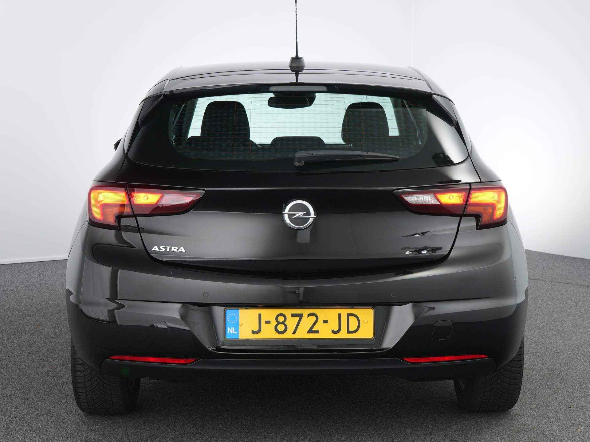 Opel Astra 1.2 Edition Navigatie | Cruise control | parkeersensoren voor/achter| Climate control | - 5/38