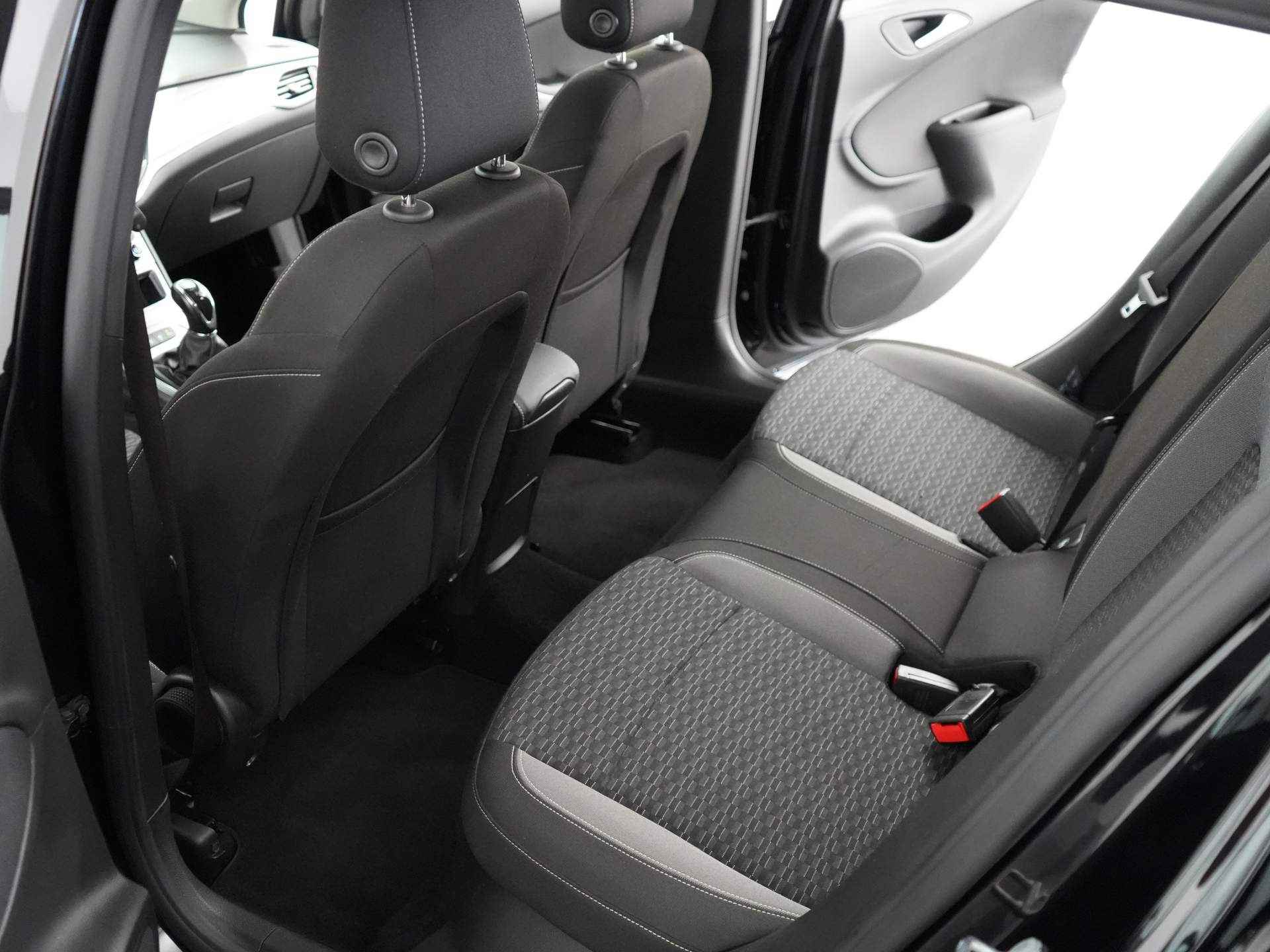 Opel Astra 1.2 Edition Navigatie | Cruise control | parkeersensoren voor/achter| Climate control | - 10/38
