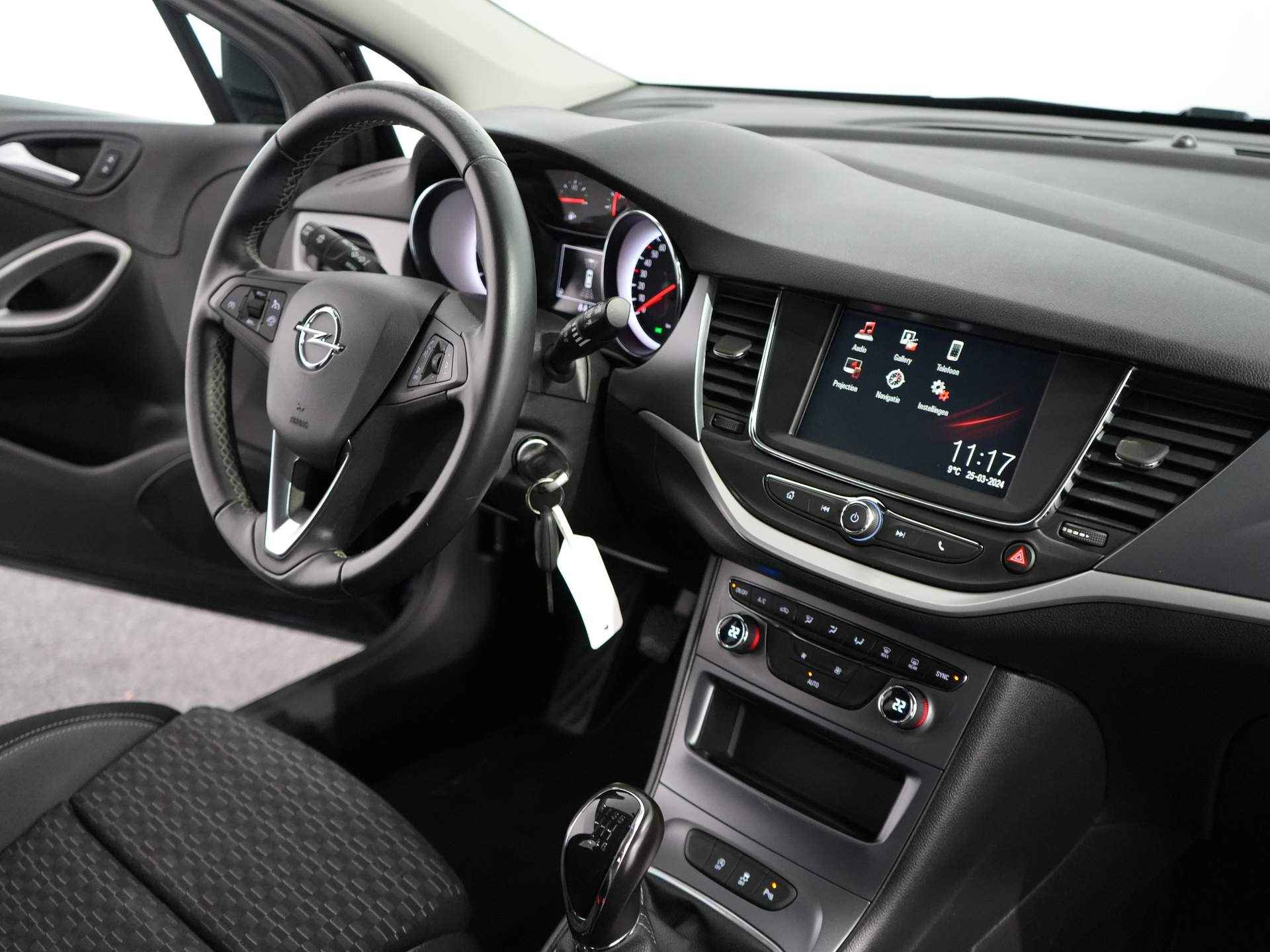 Opel Astra 1.2 Edition Navigatie | Cruise control | parkeersensoren voor/achter| Climate control | - 12/38
