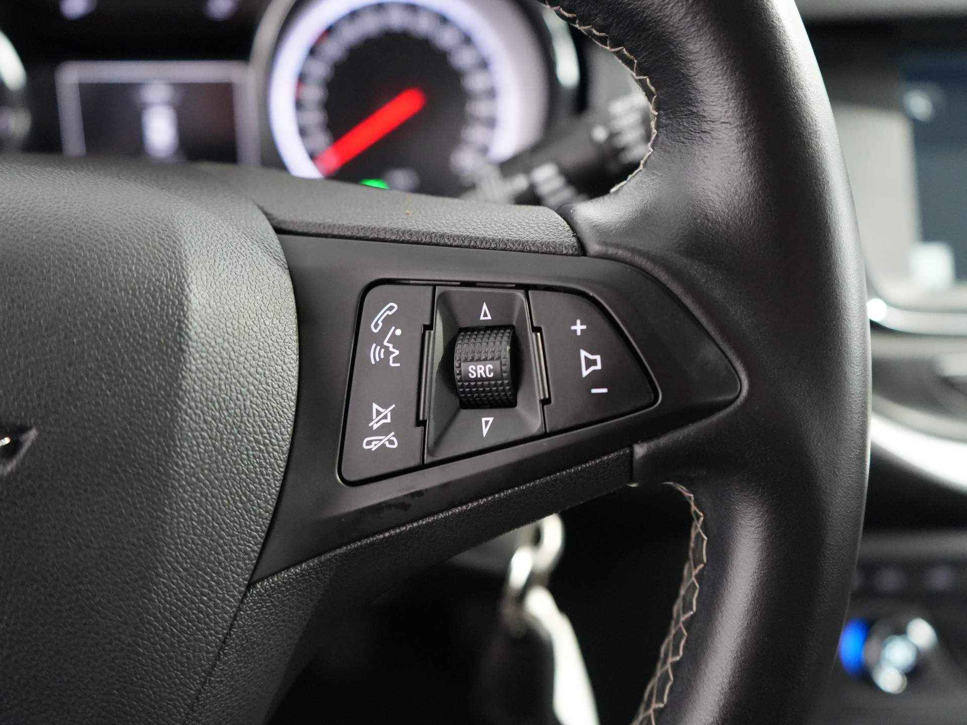 Opel Astra 1.2 Edition Navigatie | Cruise control | parkeersensoren voor/achter| Climate control | - 19/38