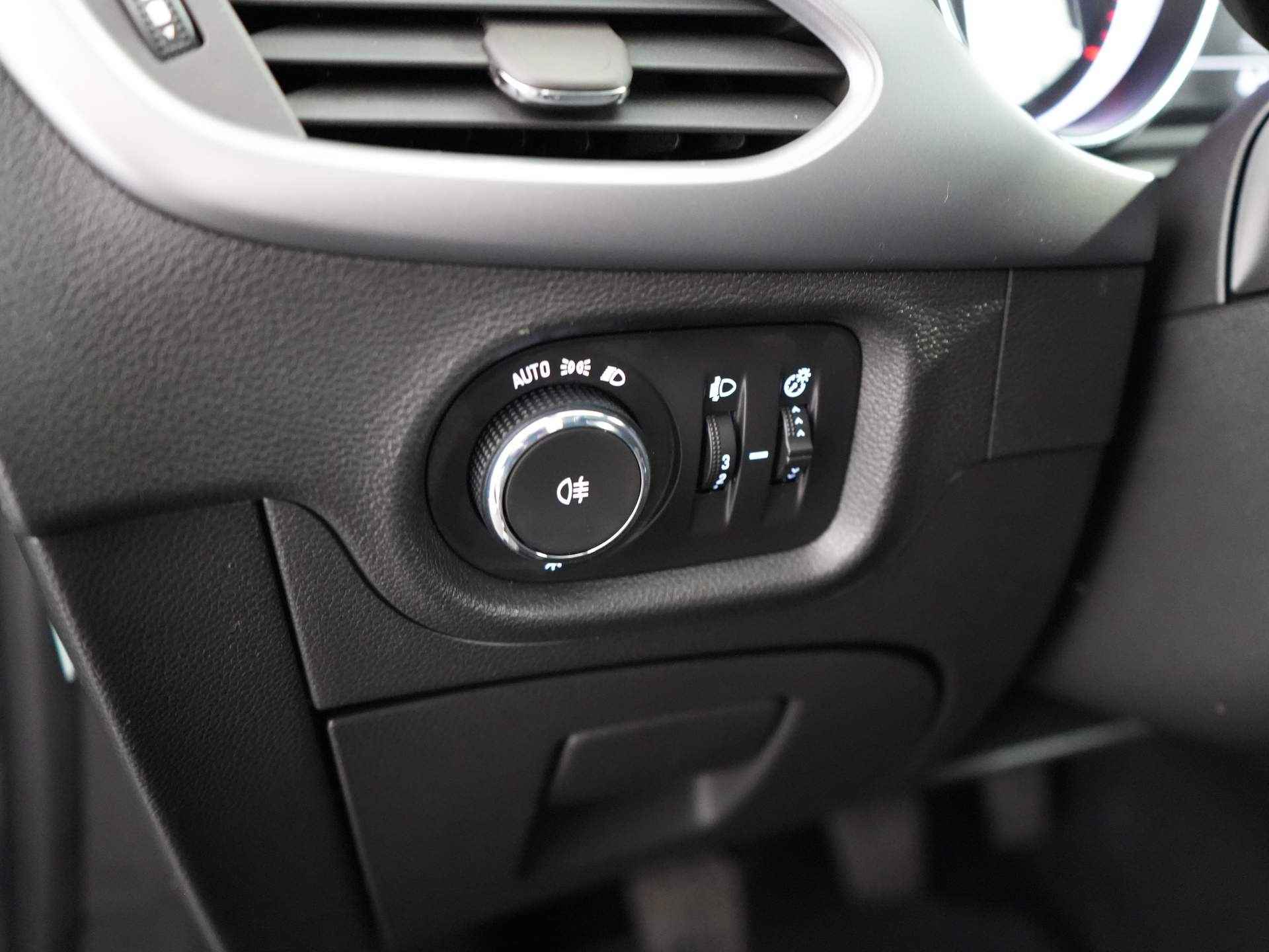 Opel Astra 1.2 Edition Navigatie | Cruise control | parkeersensoren voor/achter| Climate control | - 20/38