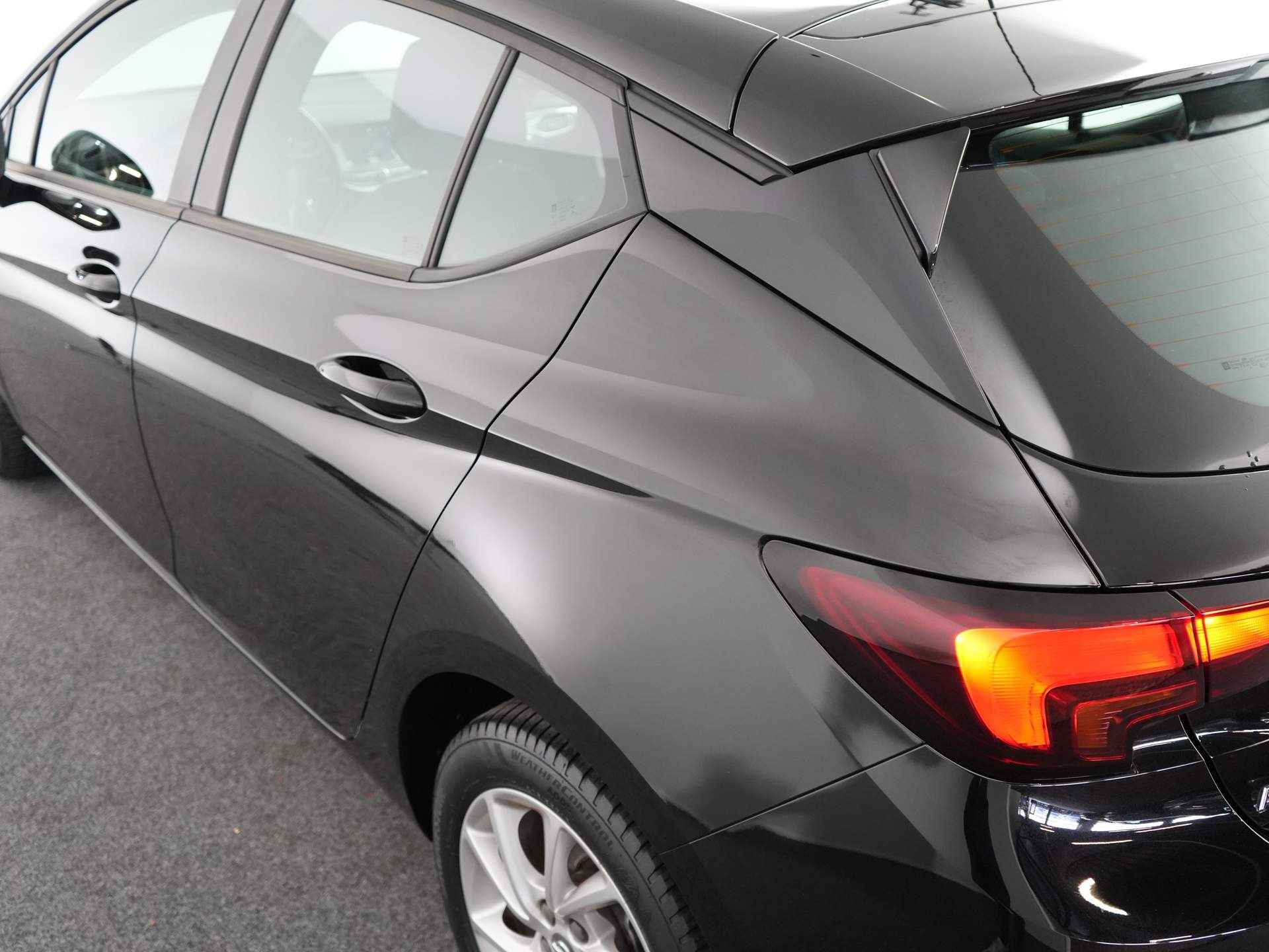 Opel Astra 1.2 Edition Navigatie | Cruise control | parkeersensoren voor/achter| Climate control | - 24/38