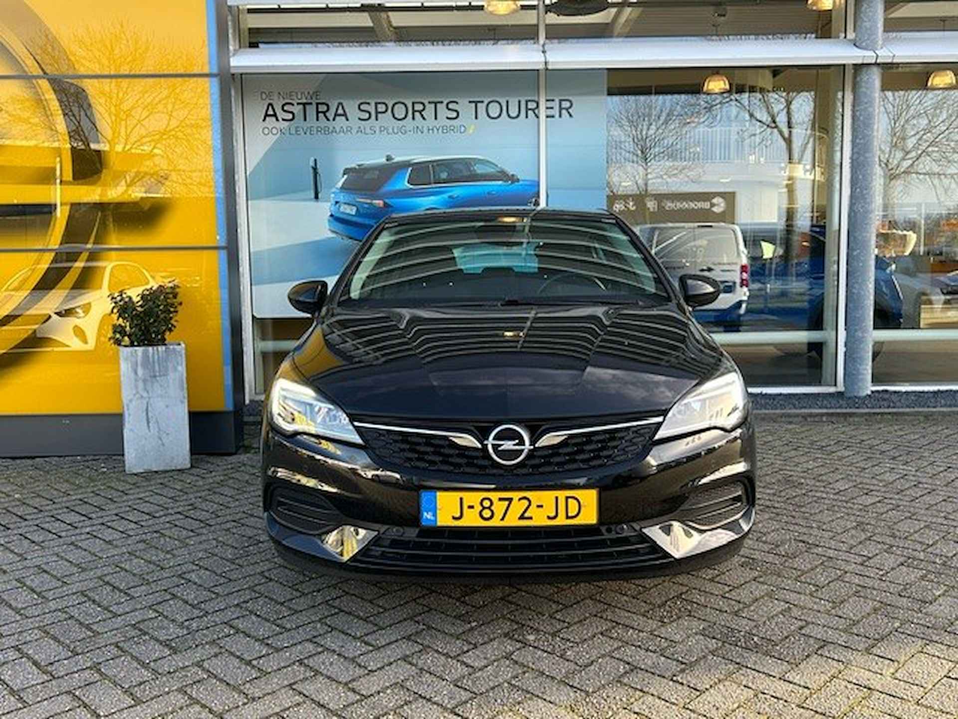 Opel Astra 1.2 Edition Navigatie | Cruise control | parkeersensoren voor/achter| Climate control | - 30/38