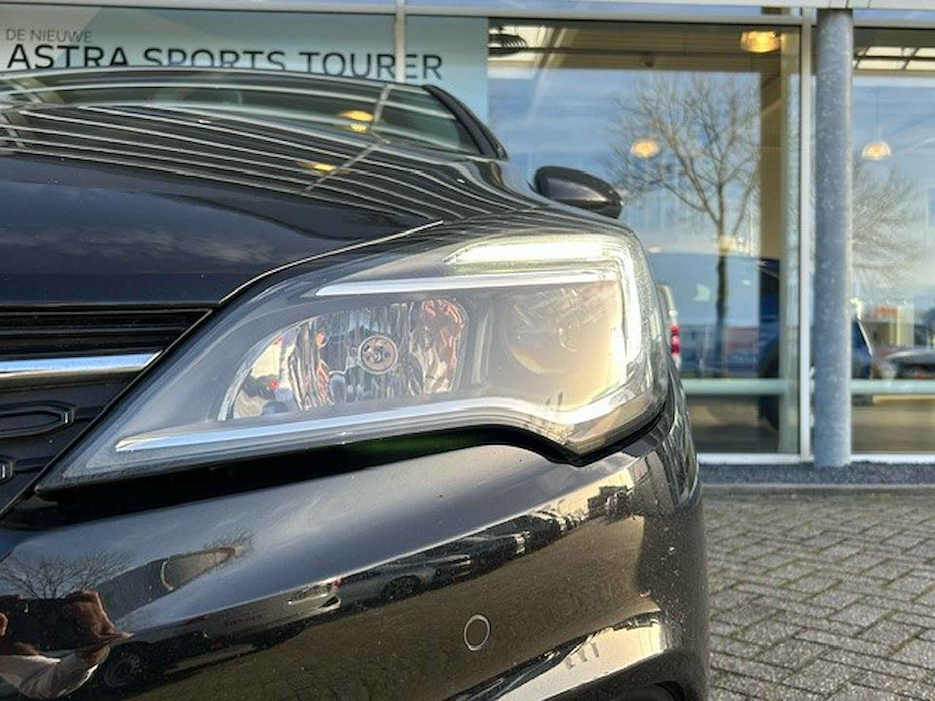 Opel Astra 1.2 Edition Navigatie | Cruise control | parkeersensoren voor/achter| Climate control | - 31/38