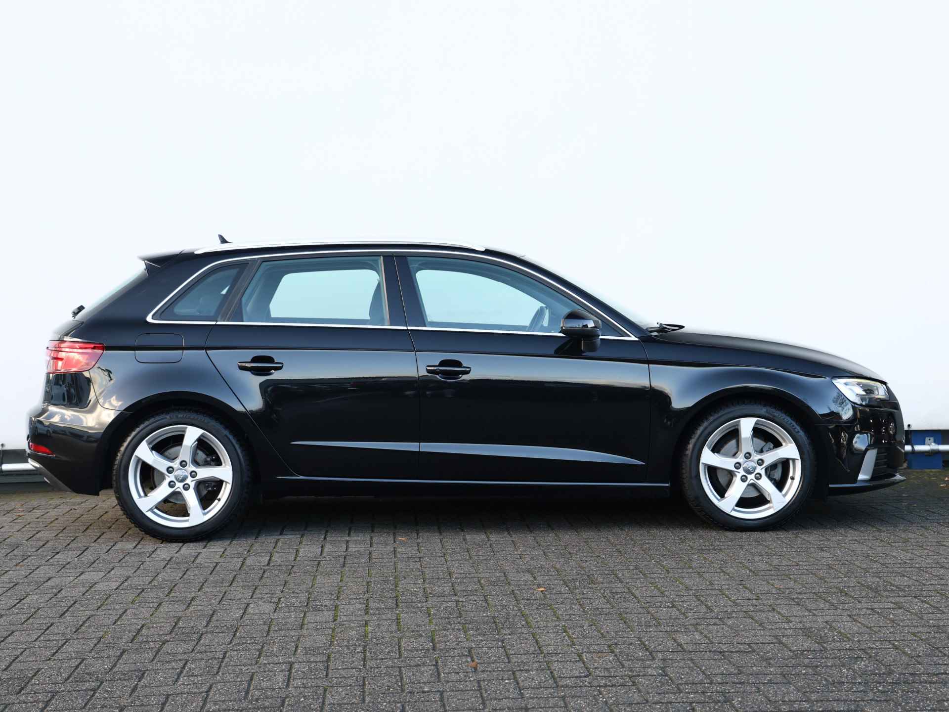 Audi A3 Sportback 35 TFSI CoD Advance 150pk S-tronic | Camera | Adaptive Cruise | Virtual Cockpit | Apple Carplay | Navi - 2/40