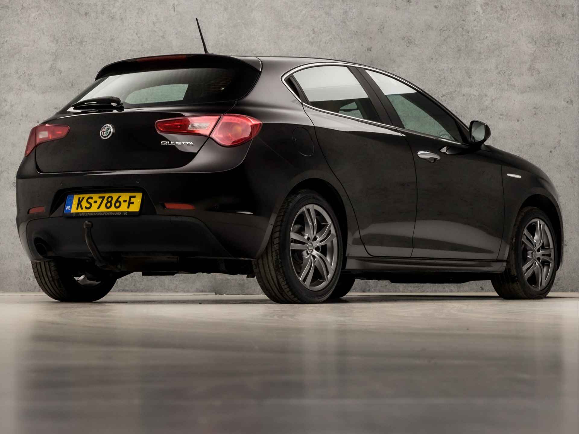 Alfa Romeo Giulietta 1.4 Turbo Premium Super Sport 170Pk Automaat (NAVIGATIE, CLIMATE, STOELVERWARMING, LEDER, SPORTSTOELEN, TREKHAAK, NIEUWE APK, START/STOP, XENON, CRUISE, NIEUWSTAAT) - 5/34