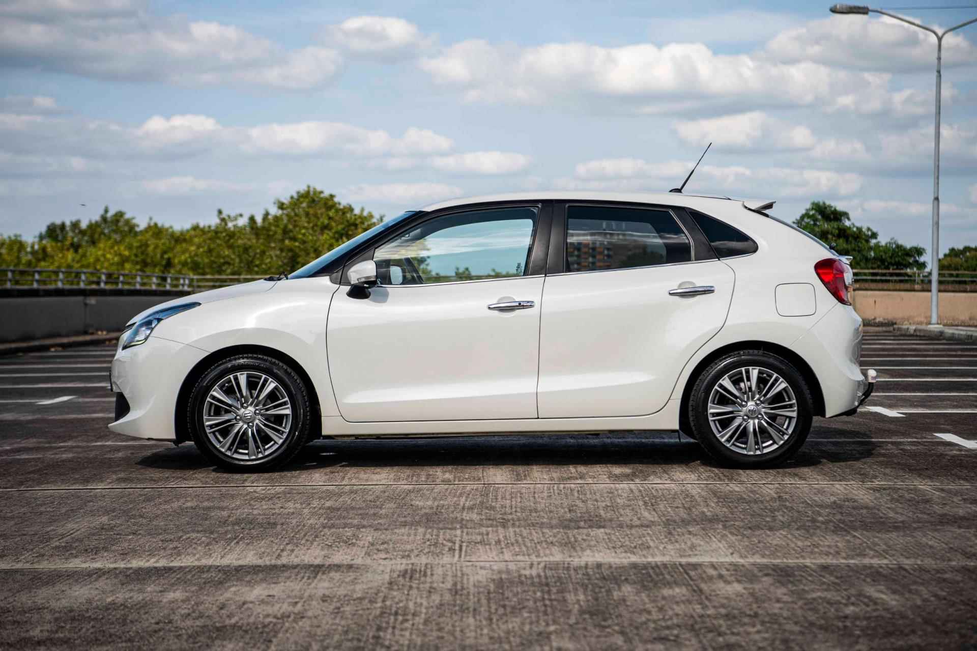 Suzuki Baleno 1.2 90pk Smart Hybrid High Executive |Adaptieve Cruise | Trekhaak | Keyless| Xenon| Apple Carplay / Android auto/ LM - 4/41