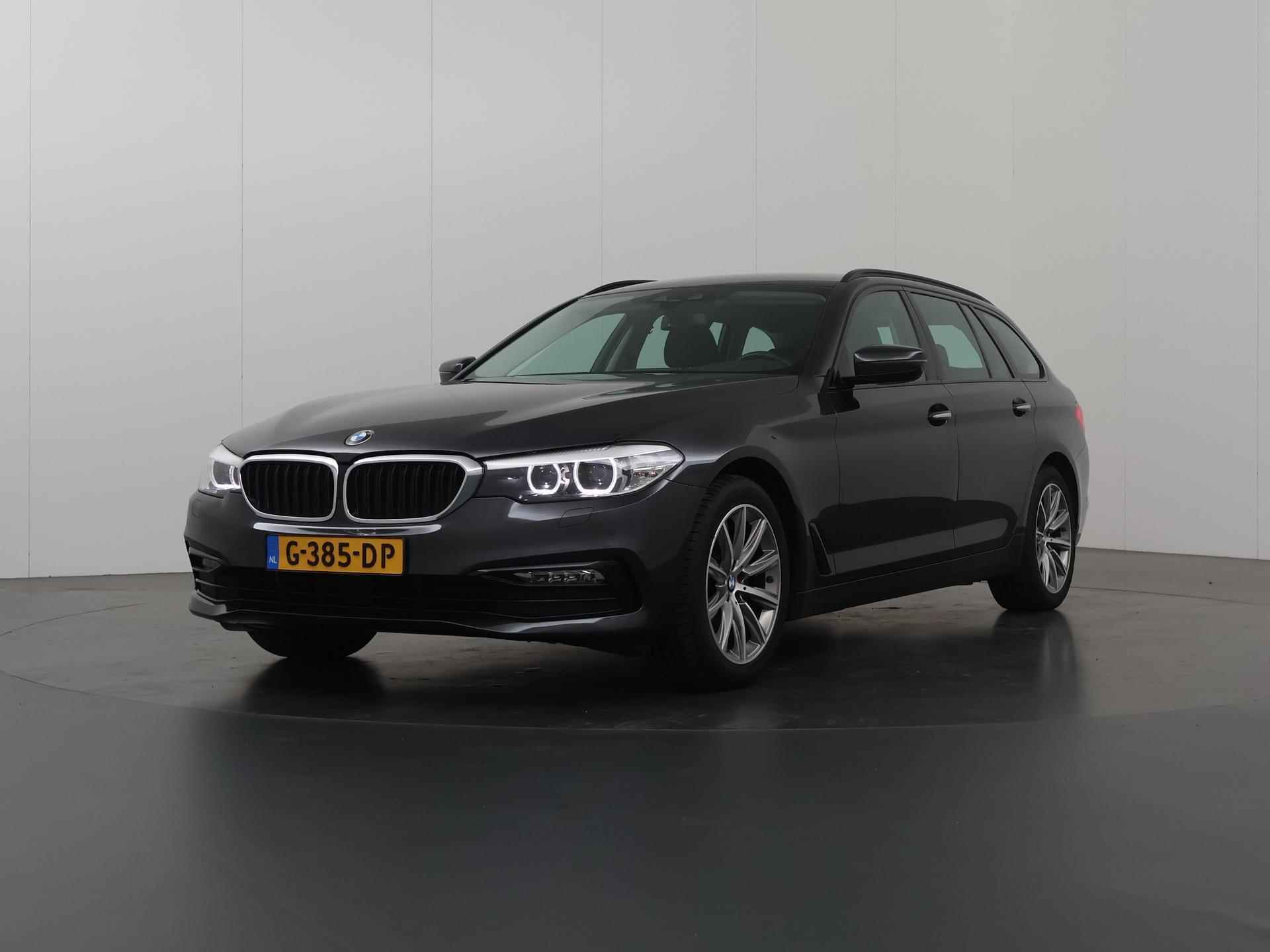 BMW 5-serie Touring 520i High Executive Sport Line | Trekhaak | Navigatie | Sportstoelen | Parkeercamera | Keyless Go | Stoelverwarming | - 49/49