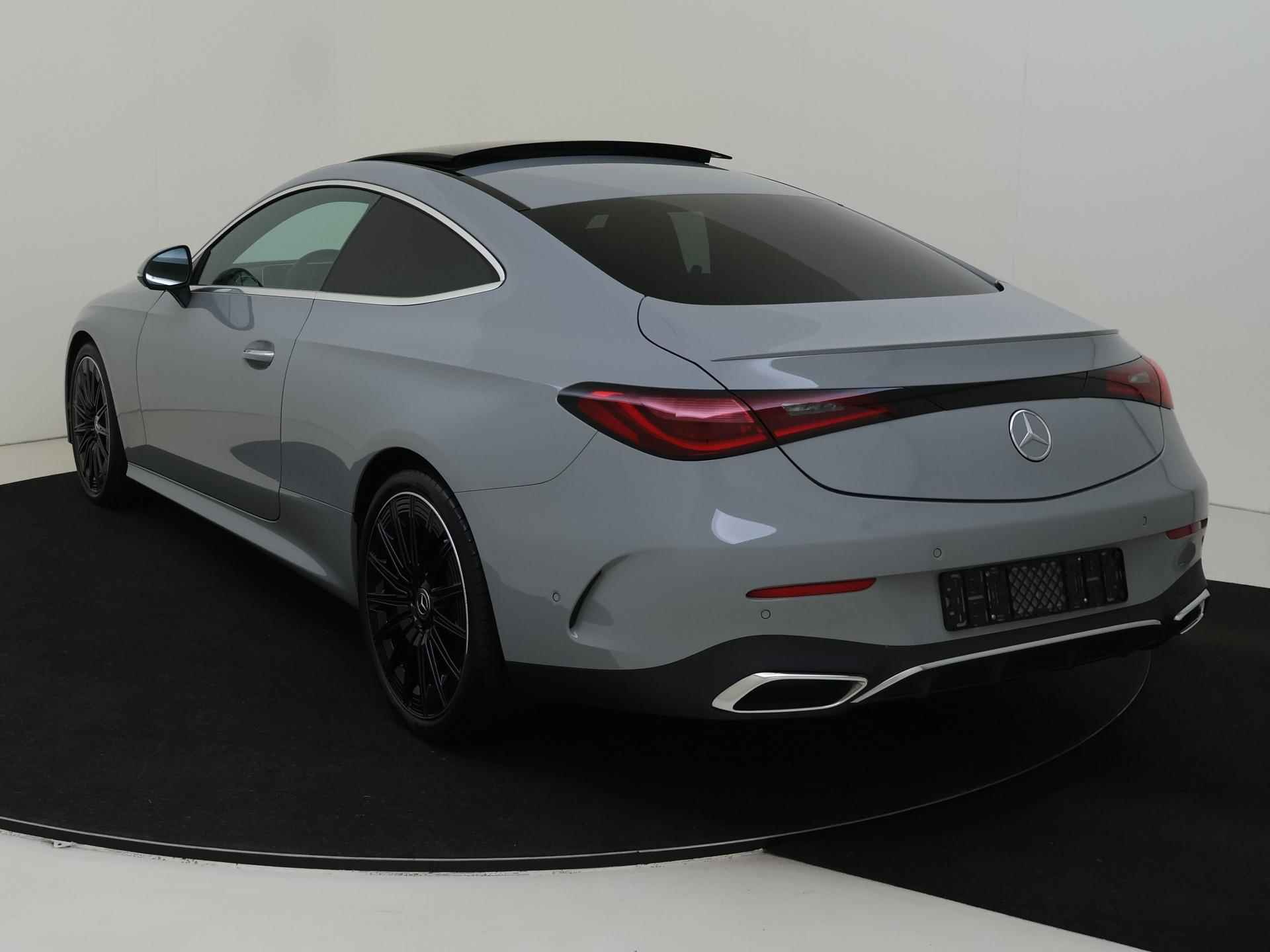 Mercedes-Benz CLE Coupé 200 AMG Line / Panoramadak / 20 inch / Memory Seats /  Privacy Glass / Burmester / Winter Pack - 4/34