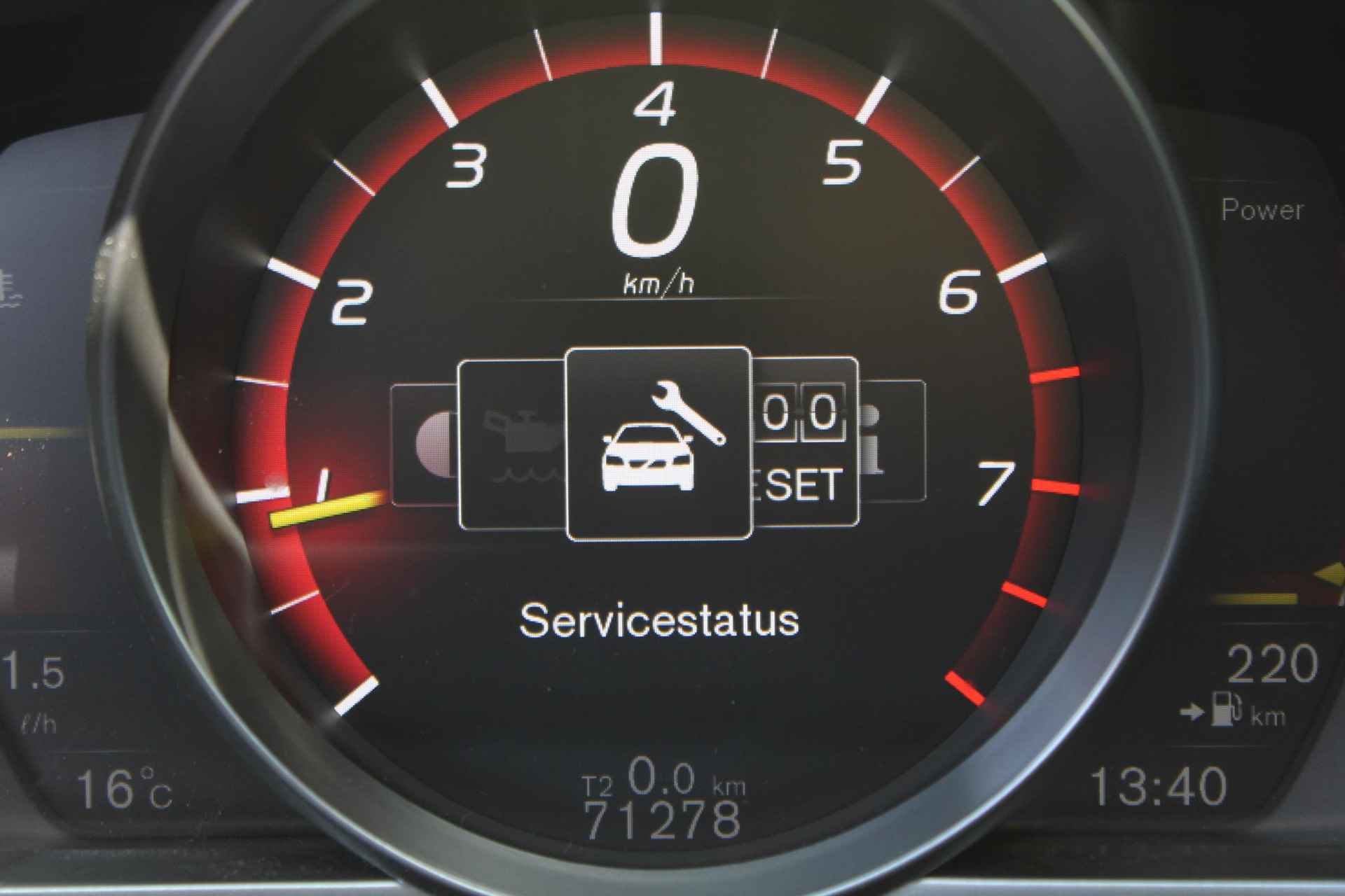 Volvo V40 1.5 T3 Polar+ Sport, Panorama dak, Parkeer Camera Achter, Full map navigatie, Bluetooth, Harman Kardon, Stoelverwarming voor, 17" Lichtmetalen velgen, - 29/53