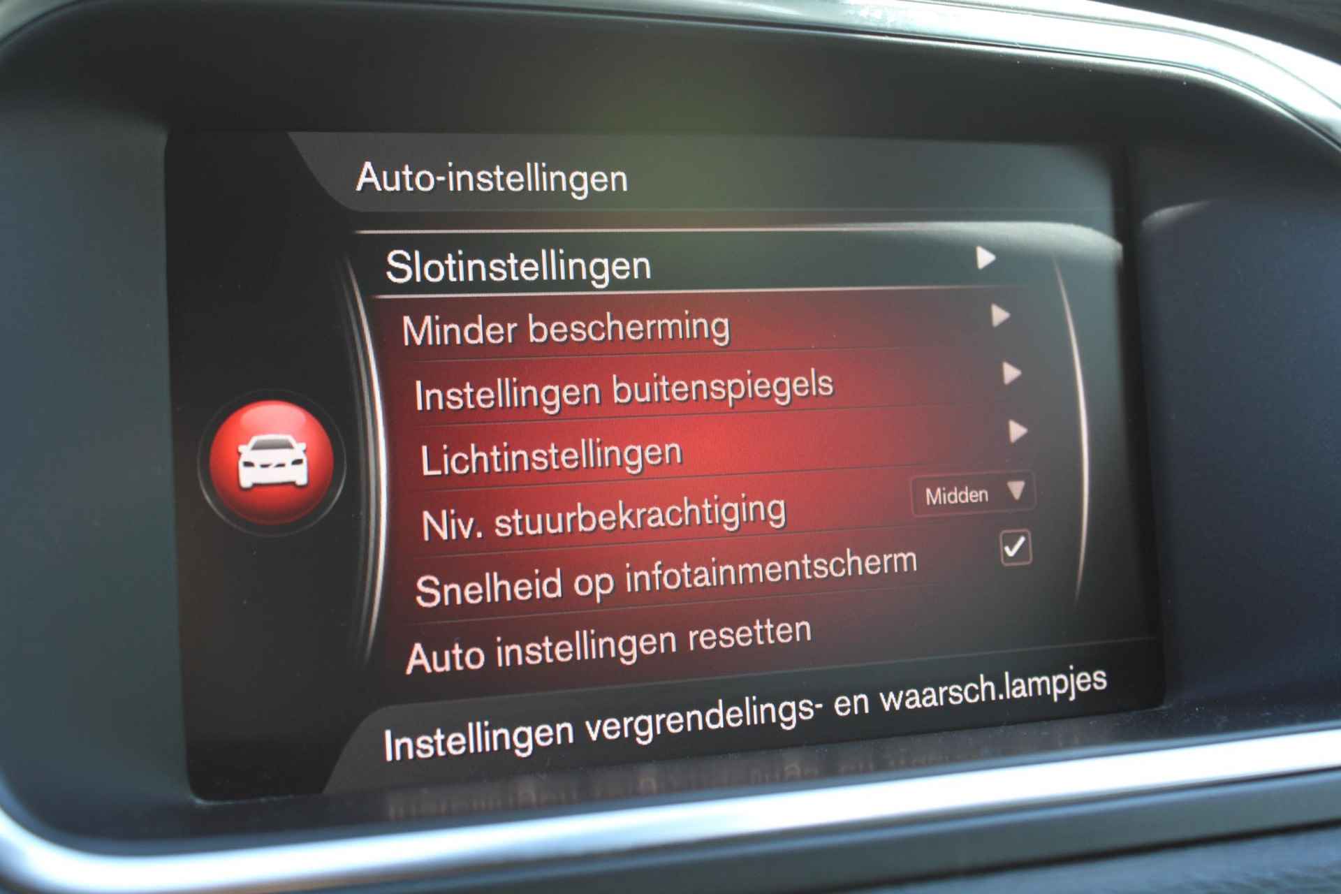 Volvo V40 1.5 T3 Polar+ Sport, Panorama dak, Parkeer Camera Achter, Full map navigatie, Bluetooth, Harman Kardon, Stoelverwarming voor, 17" Lichtmetalen velgen, - 40/53