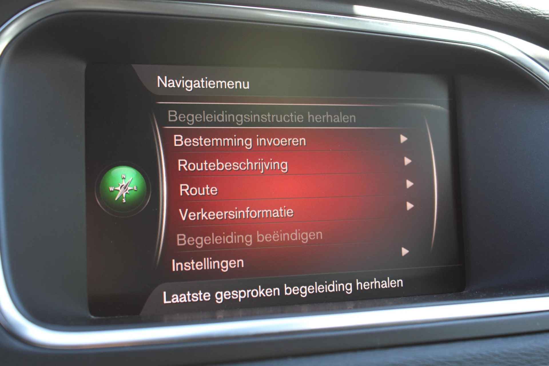 Volvo V40 1.5 T3 Polar+ Sport, Panorama dak, Parkeer Camera Achter, Full map navigatie, Bluetooth, Harman Kardon, Stoelverwarming voor, 17" Lichtmetalen velgen, - 52/53