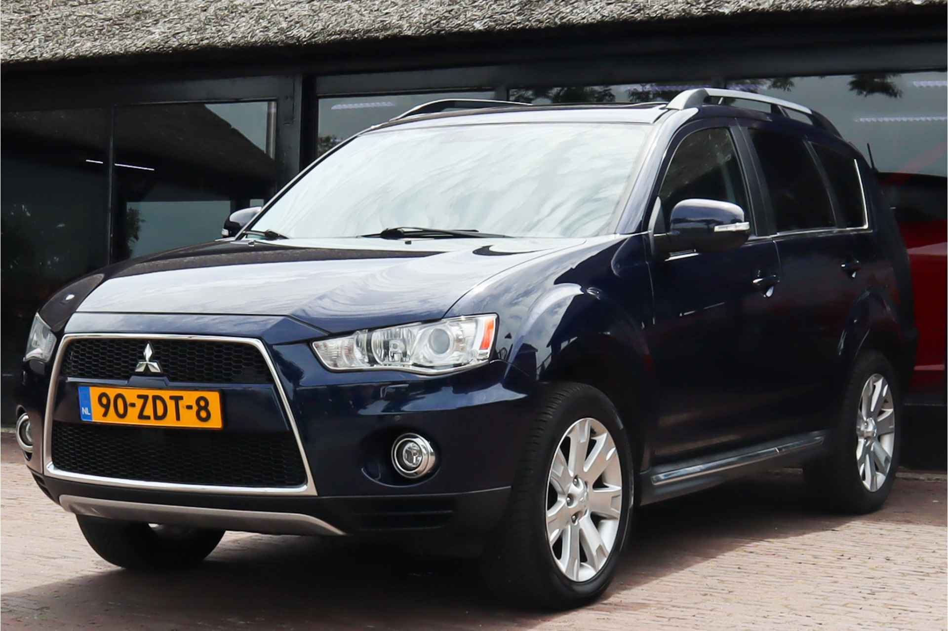 Mitsubishi Outlander 2.0 Edition Two | 18 Inch Lichtmetalen wielen | Schuif-/kanteldak | Airconditioning | Stoelverwarming - 3/33