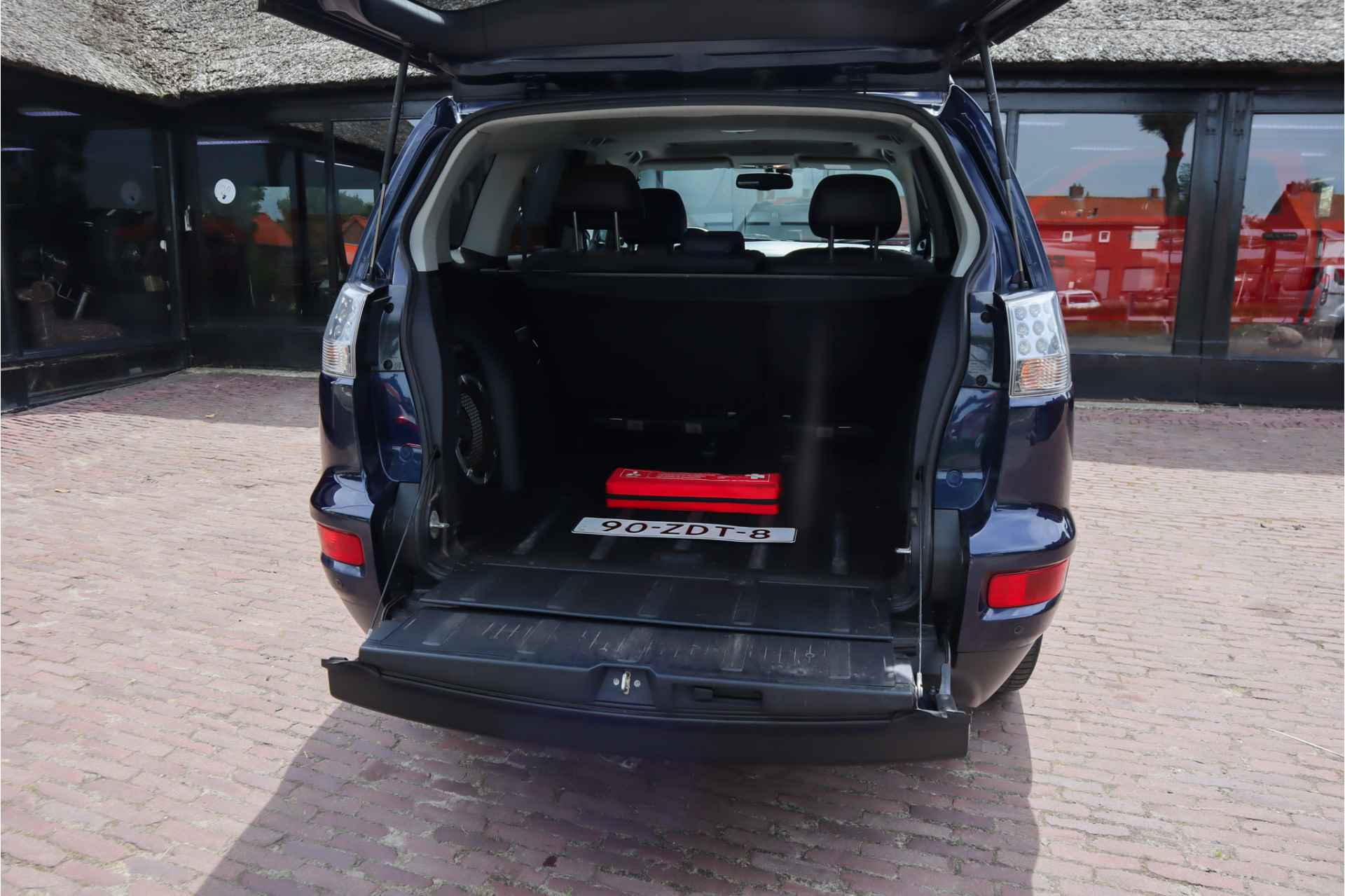 Mitsubishi Outlander 2.0 Edition Two | 18 Inch Lichtmetalen wielen | Schuif-/kanteldak | Airconditioning | Stoelverwarming - 16/33