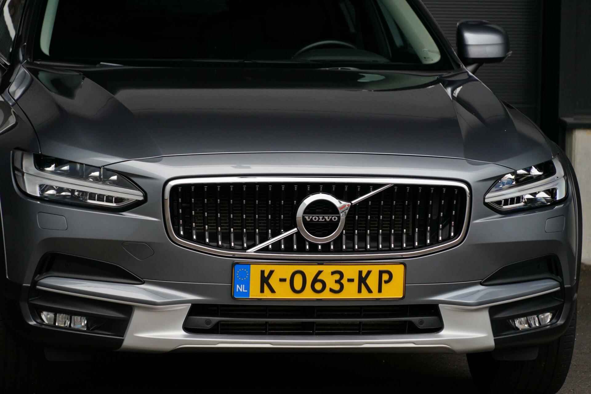Volvo V90 Cross Country 2.0 T5 Pro, veel opties, dealer ond. - 6/25