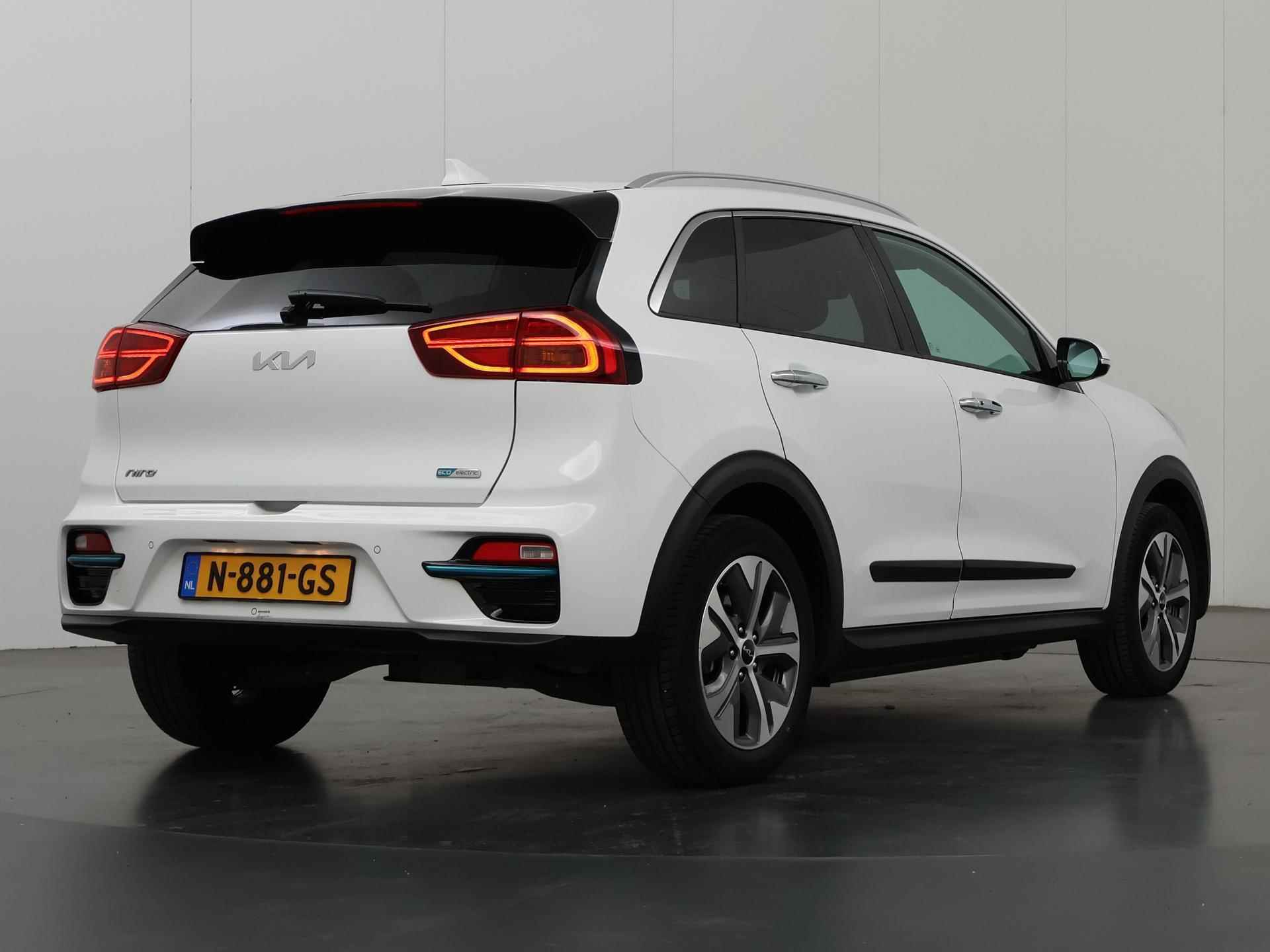 Kia e-Niro DynamicPlusLine 64 kWh | Panoramadak | Stoel/Stuurwielverwarming | Adaptieve Cruise Control | Keyless Go | LED Koplampen - 3/42