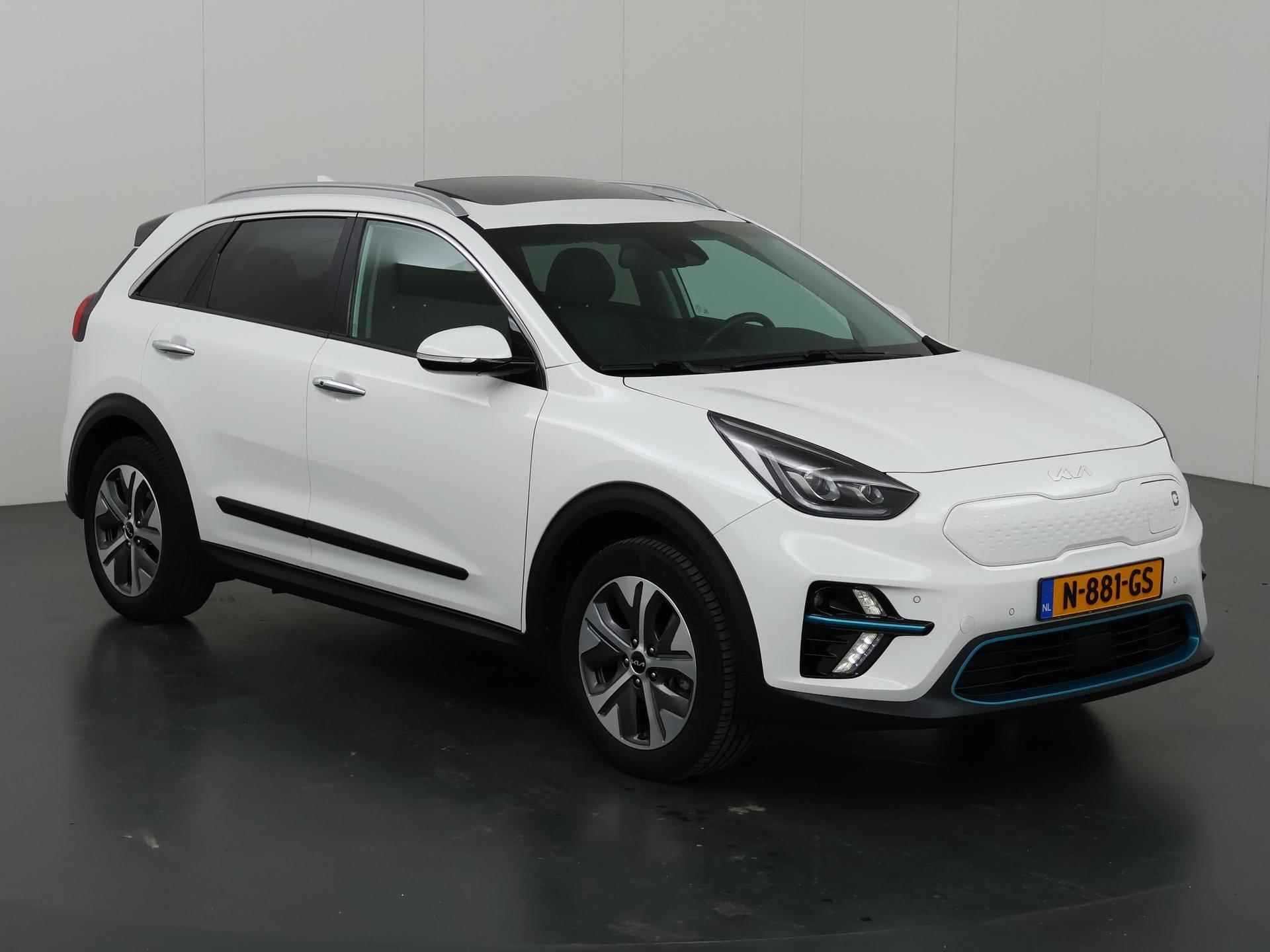 Kia e-Niro DynamicPlusLine 64 kWh | Panoramadak | Stoel/Stuurwielverwarming | Adaptieve Cruise Control | Keyless Go | LED Koplampen - 24/42