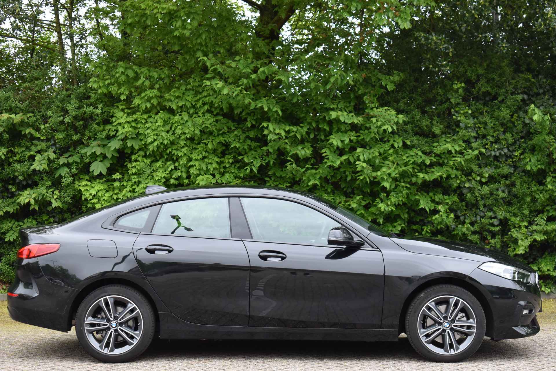 BMW 2 Serie Gran Coupé 218i Business Edition Plus NL-AUTO, CAMERA, LEDER, SFEERVERLICHTING, CARPLAY, FULL LED, NAP - 23/65