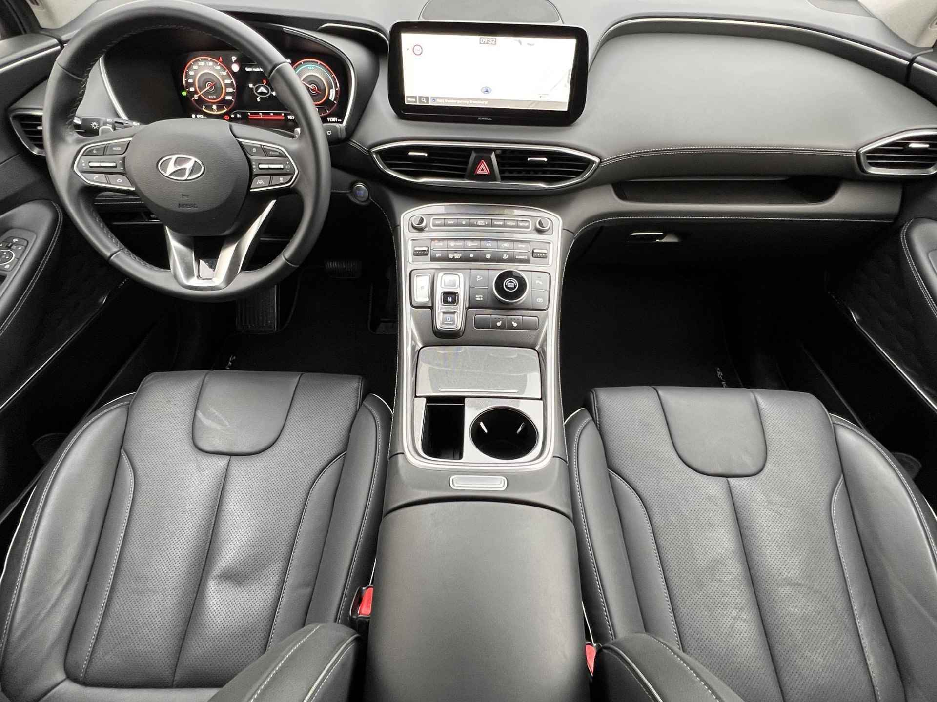 Hyundai Santa Fe 1.6 T-GDI HEV Comfort Smart 7p. Automaat / Zeven persoons / Elektrische stoelen / Trekgewicht 1.650kg! / - 2/62