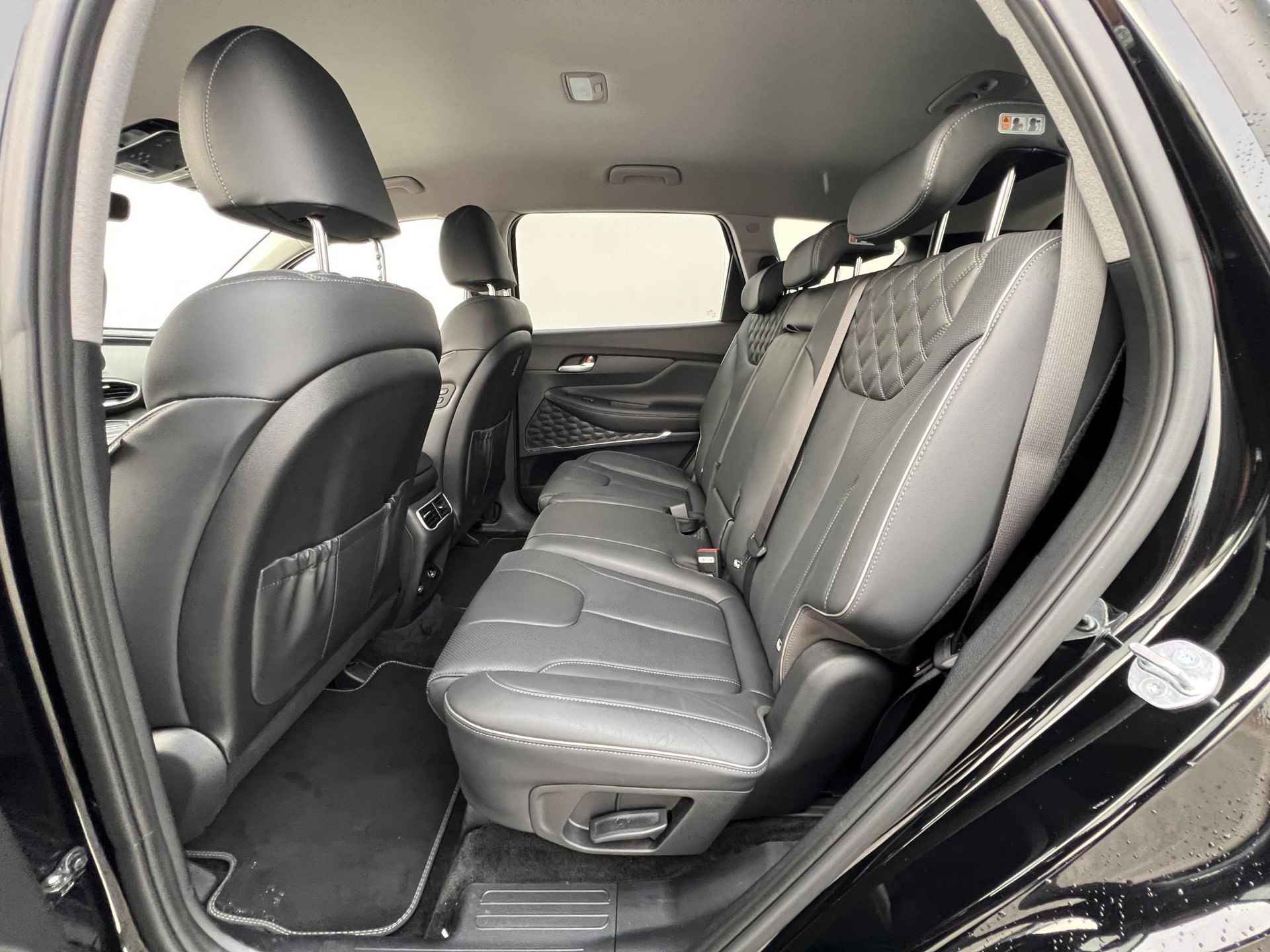 Hyundai Santa Fe 1.6 T-GDI HEV Comfort Smart 7p. Automaat / Zeven persoons / Elektrische stoelen / Trekgewicht 1.650kg! / - 8/62
