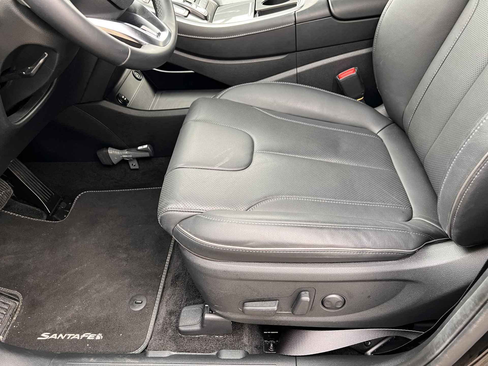 Hyundai Santa Fe 1.6 T-GDI HEV Comfort Smart 7p. Automaat / Zeven persoons / Elektrische stoelen / Trekgewicht 1.650kg! / - 23/62