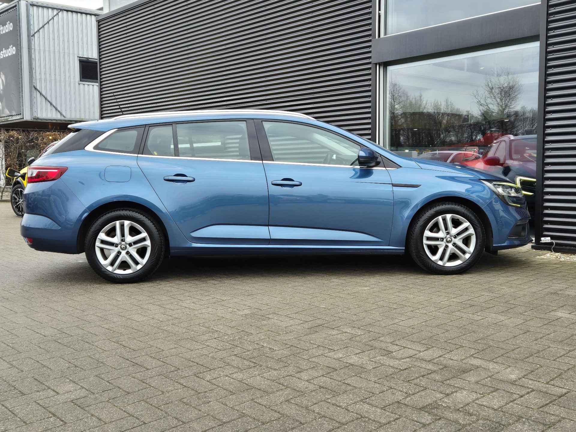 Renault Mégane Estate 1.3 TCe Zen Navigatie, Apple/Android Auto, All Season banden, Trekhaak - 7/43